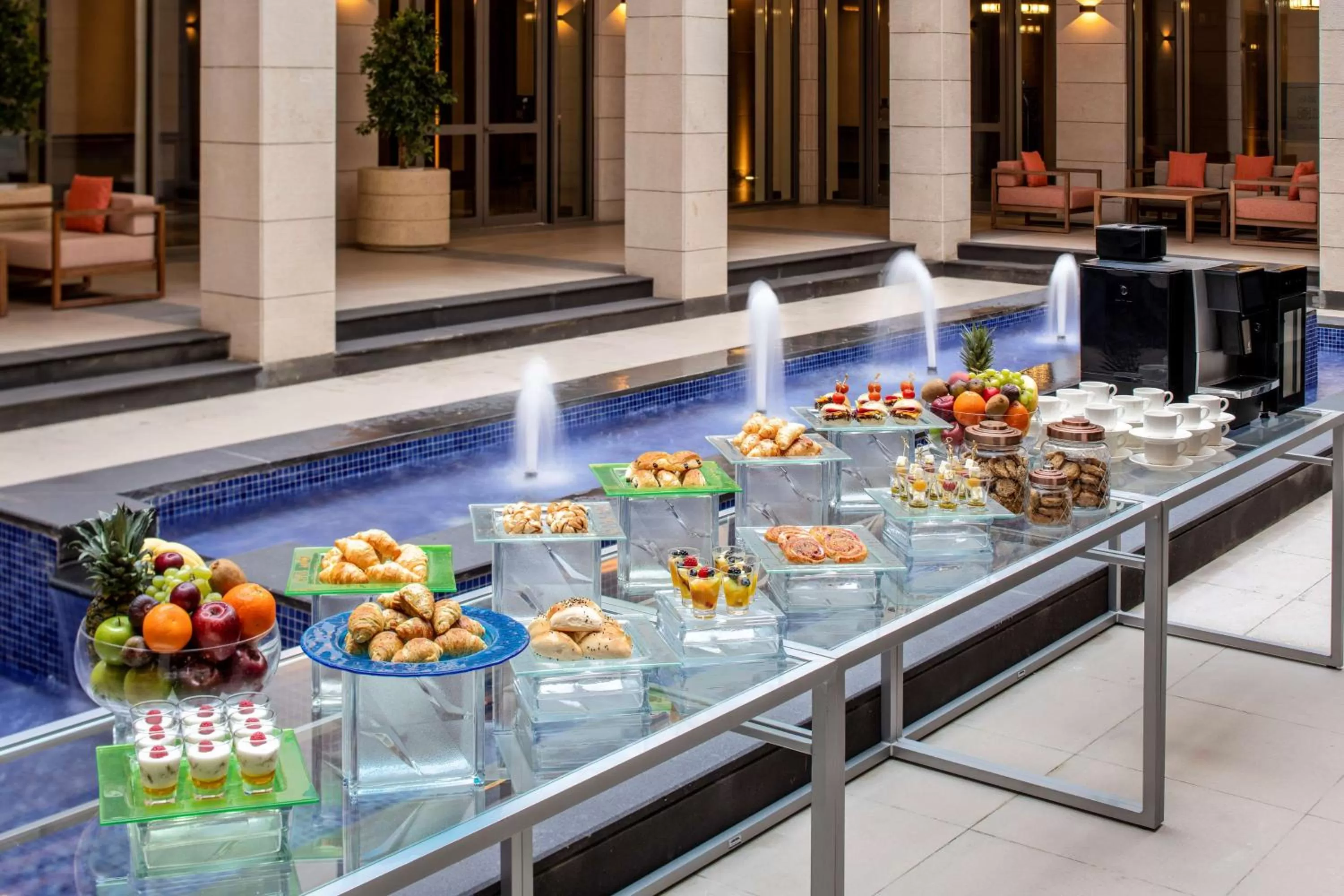 Dining area in DoubleTree Suites by Hilton - Riyadh Financial District