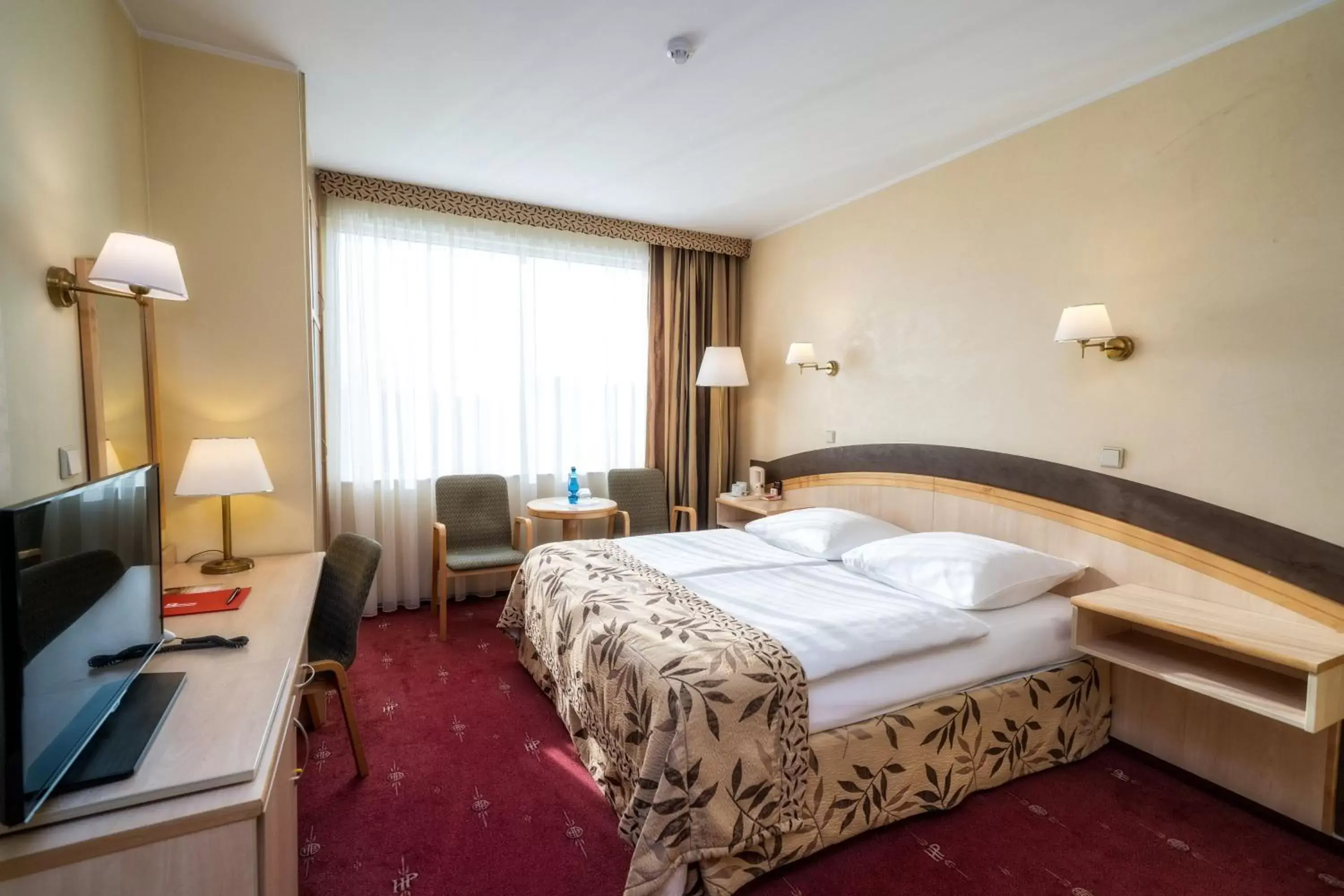 Single Room in HP Park Plaza Single Room in HP Park Plaza