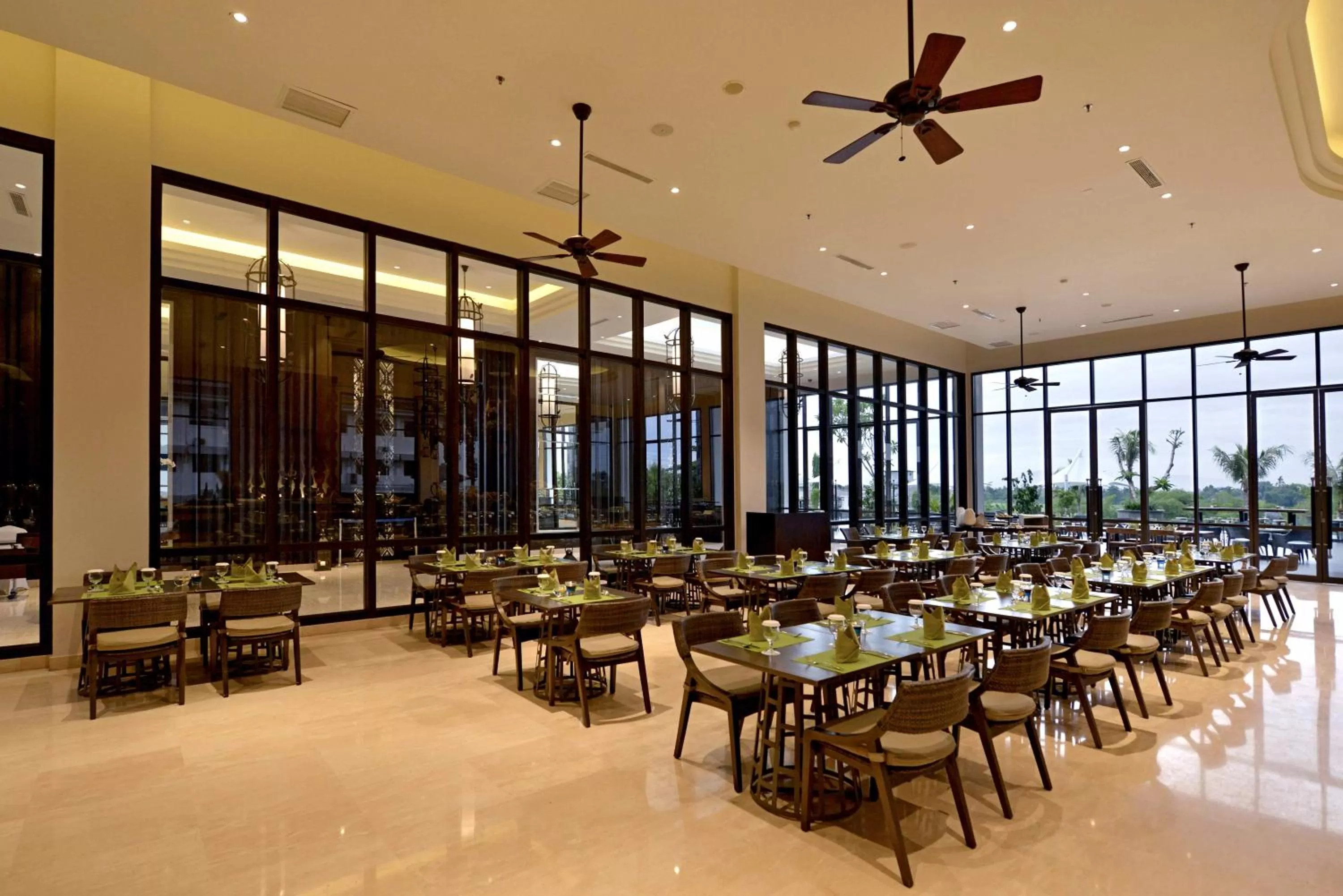 Restaurant/places to eat in Lombok Astoria Hotel