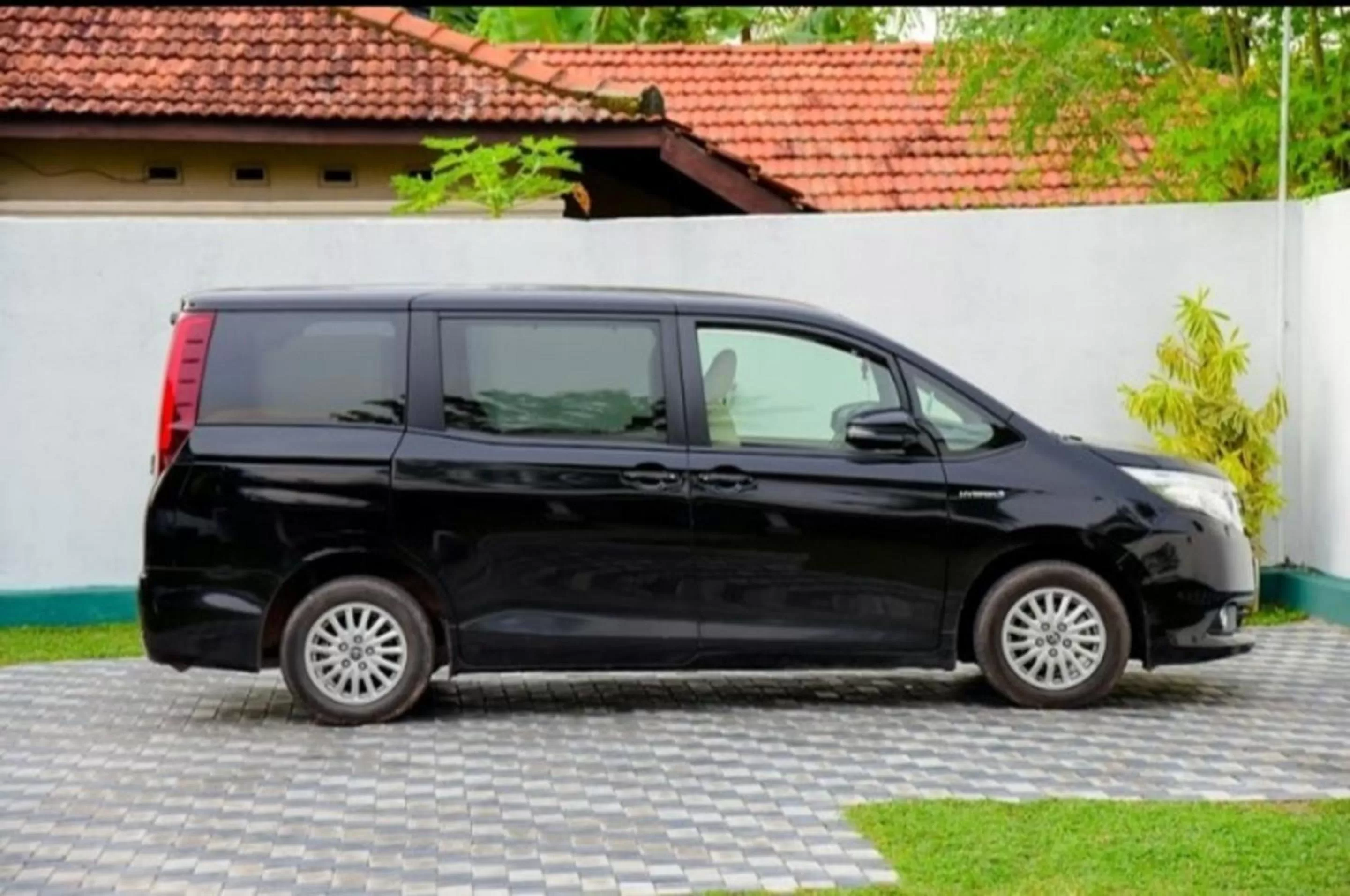 Parking in Slnco Villa