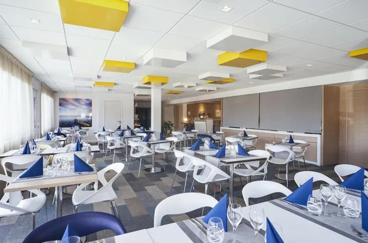 Restaurant/places to eat in Kyriad Le Mans Est