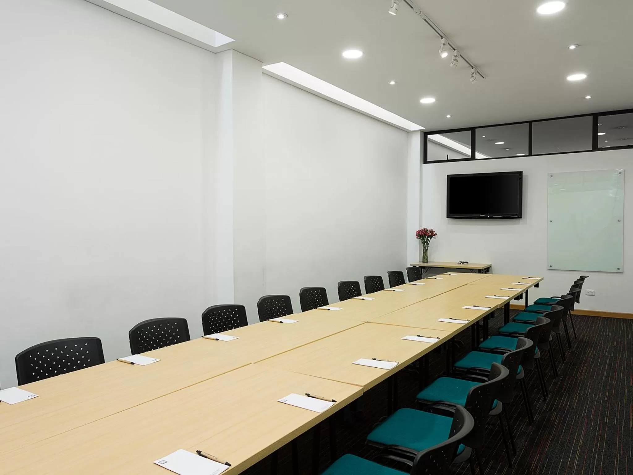 Meeting/conference room in Hotel bh Parque 93