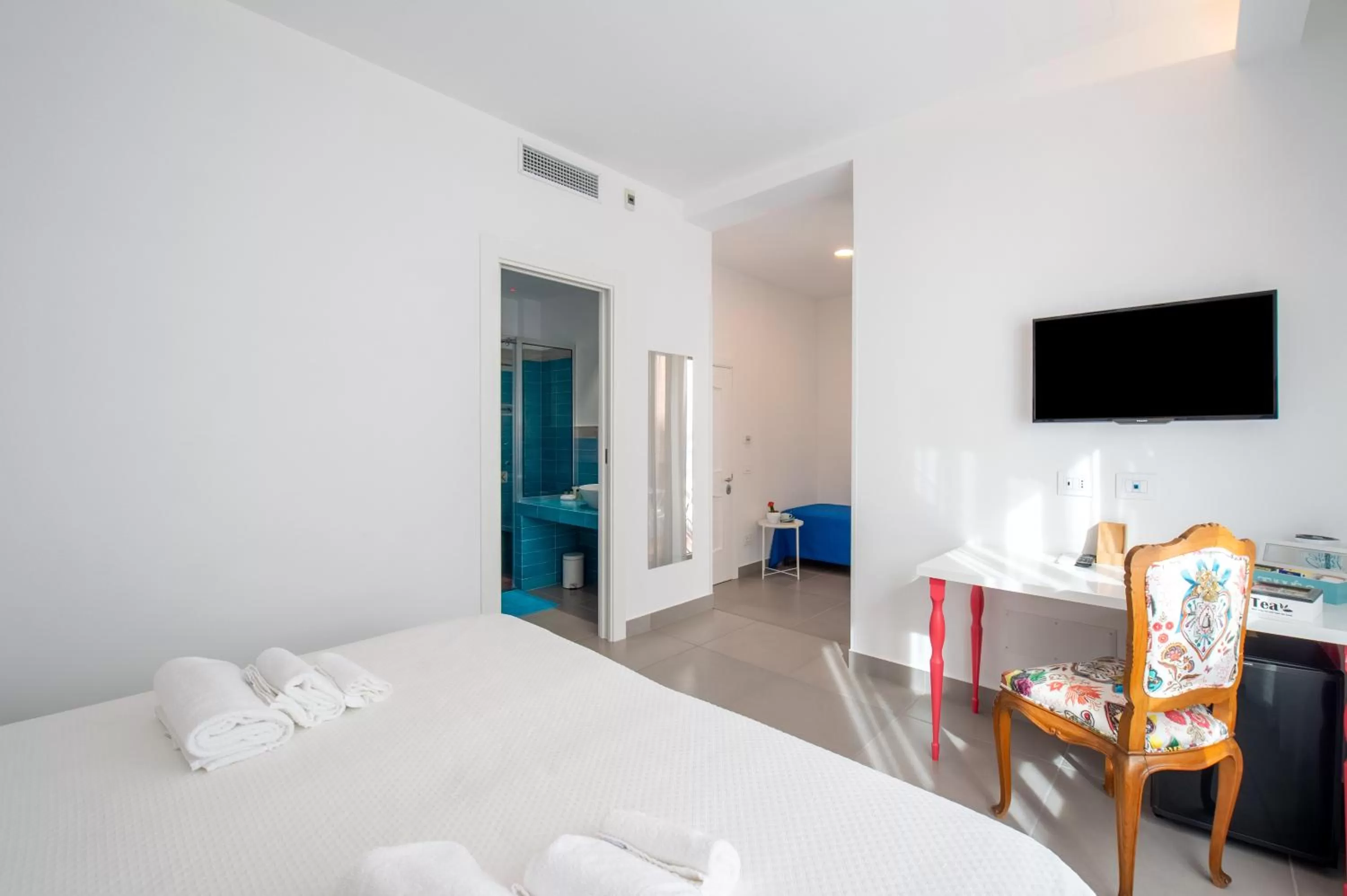 TV and multimedia, Bed in Casa Evelina Sorrento