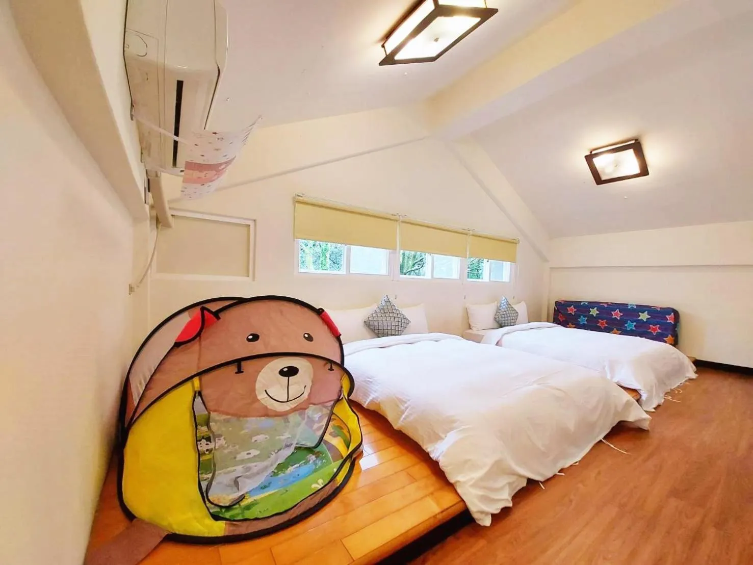 Bed in Yanmin Hot Spring Resort