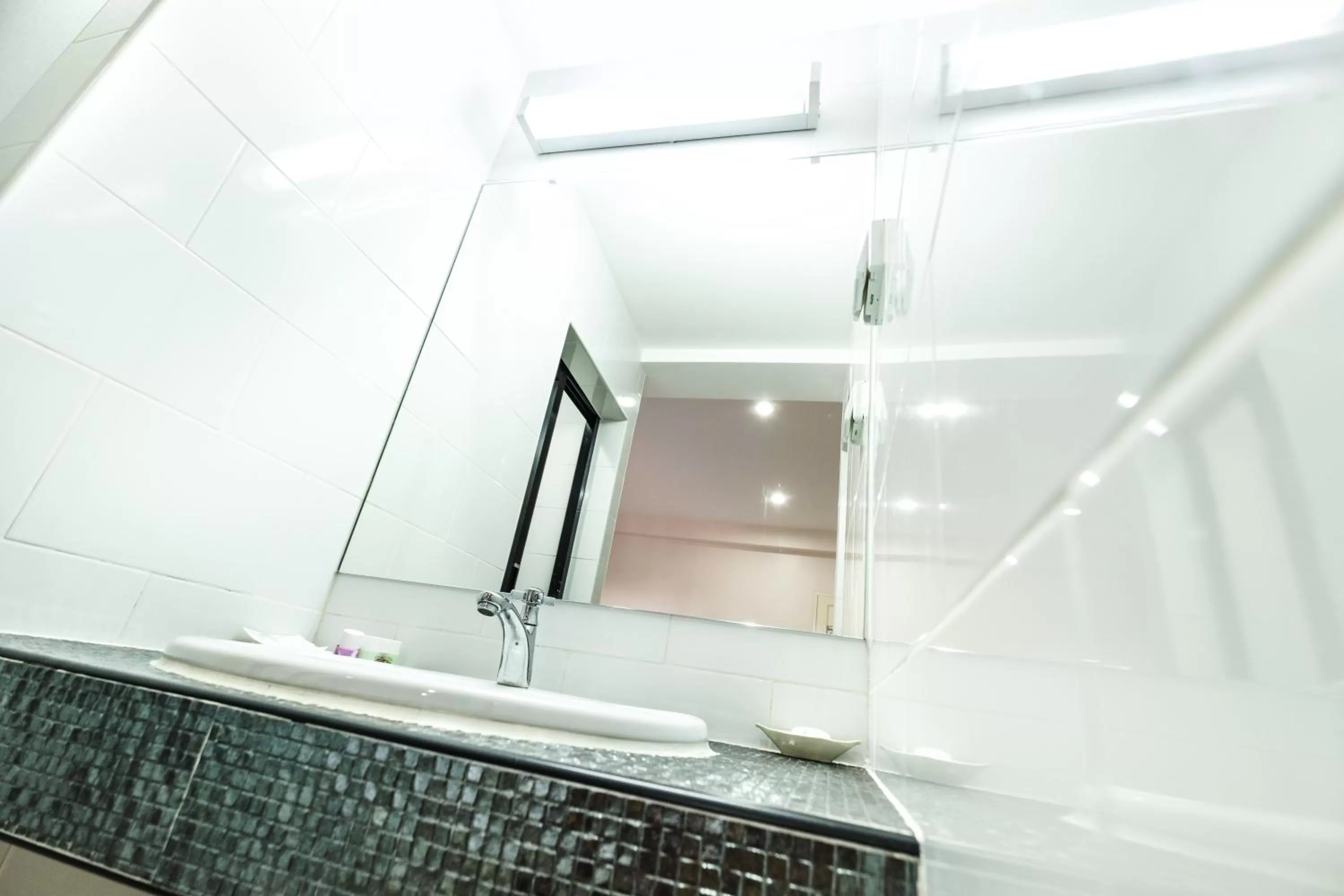 Toilet in Don Muang Hotel