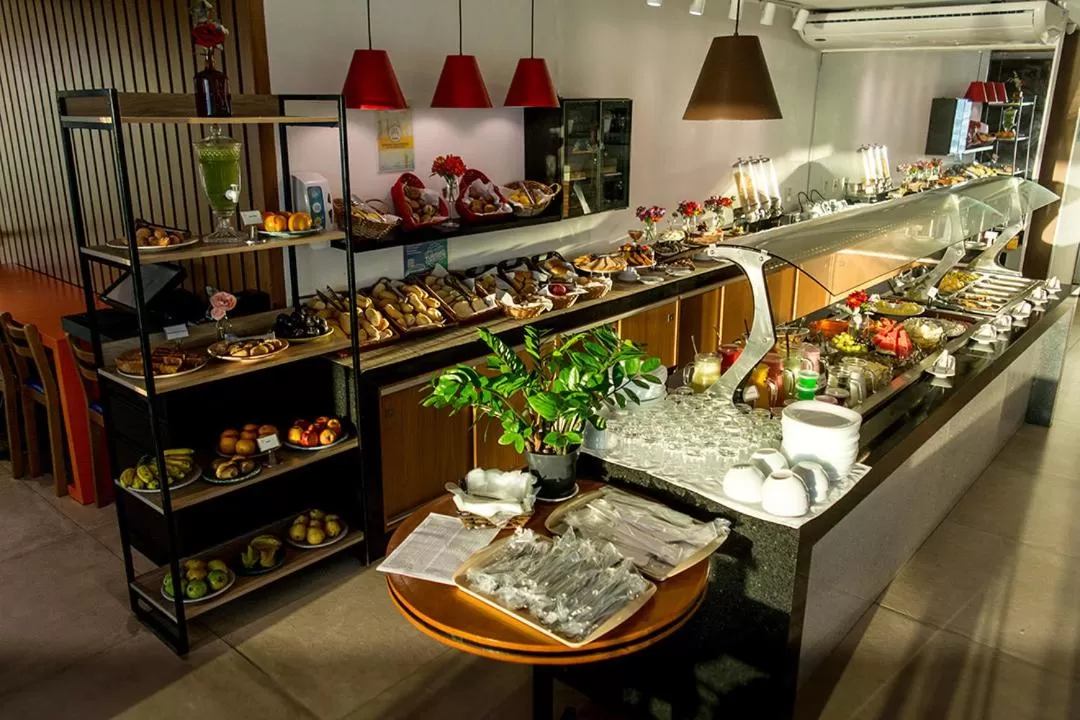 Buffet breakfast in Paradiso Peró Praia Hotel