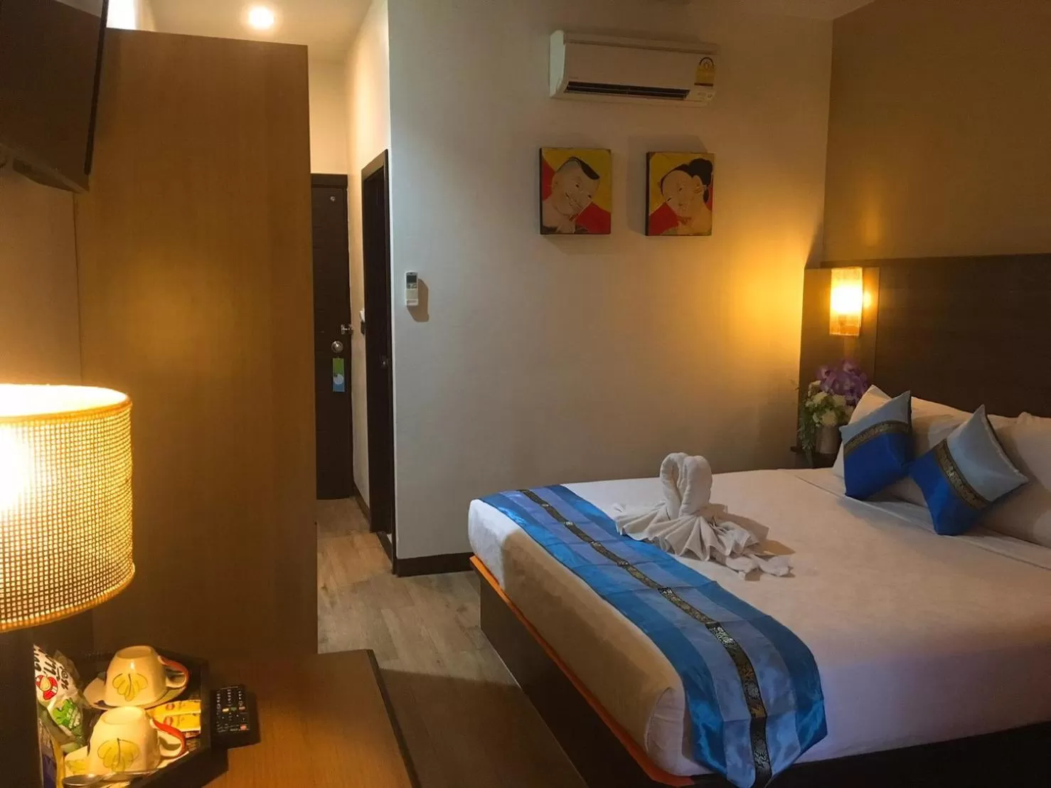 Photo of the whole room, Bed in BB Mantra Boutique Hotel