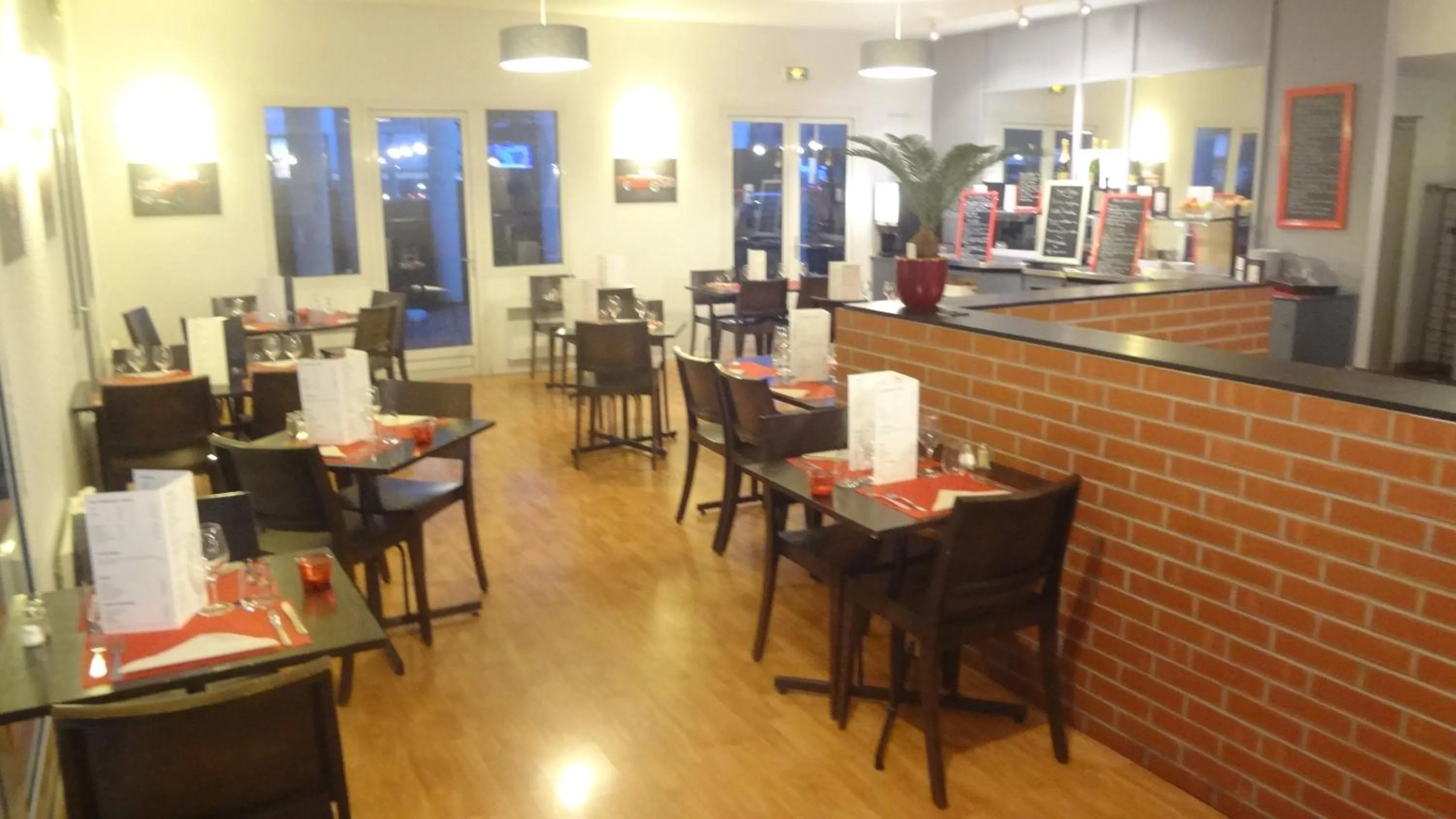 Restaurant/places to eat in Logis Cottage Hôtel