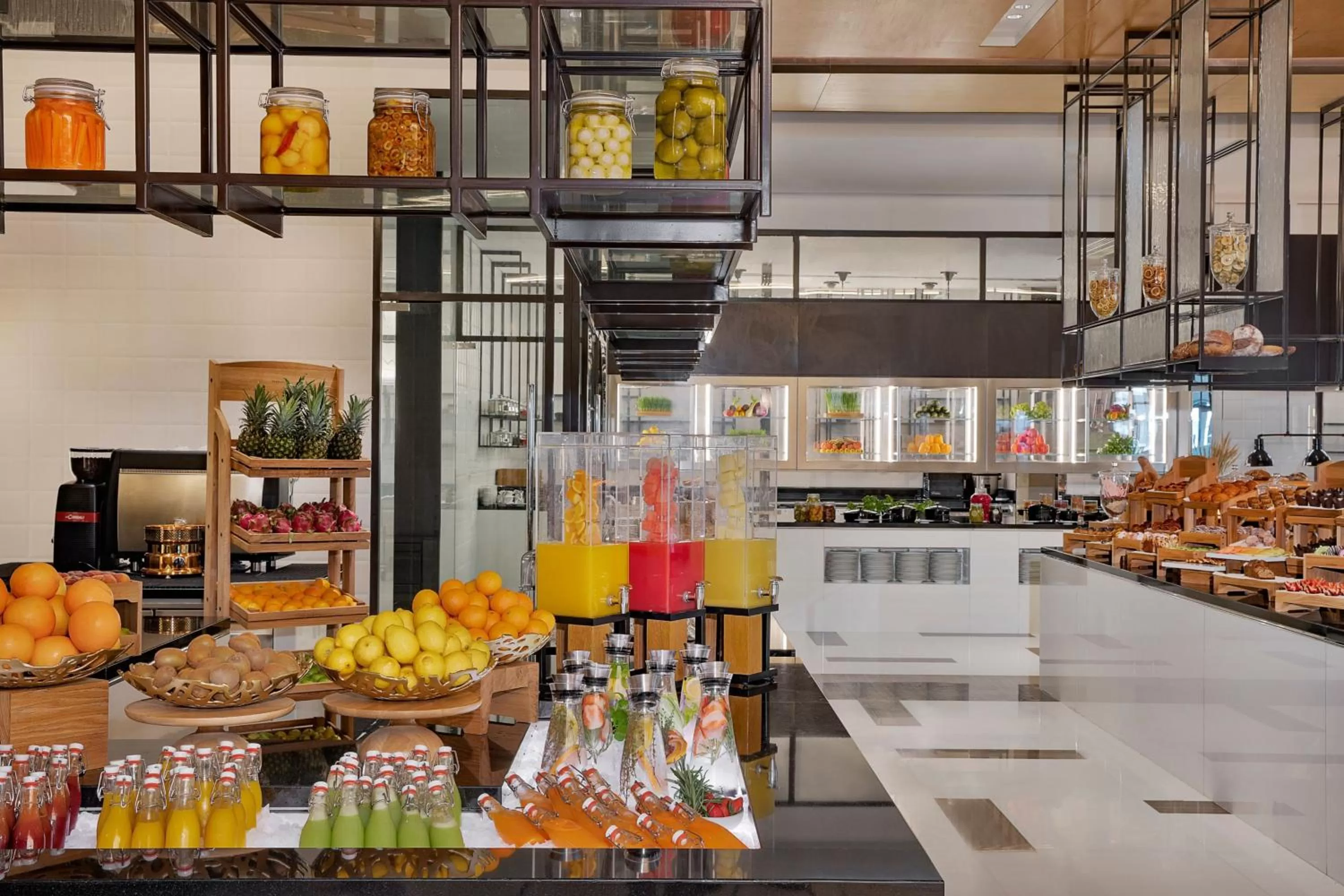 Restaurant/places to eat in Marriott Resort Palm Jumeirah, Dubai