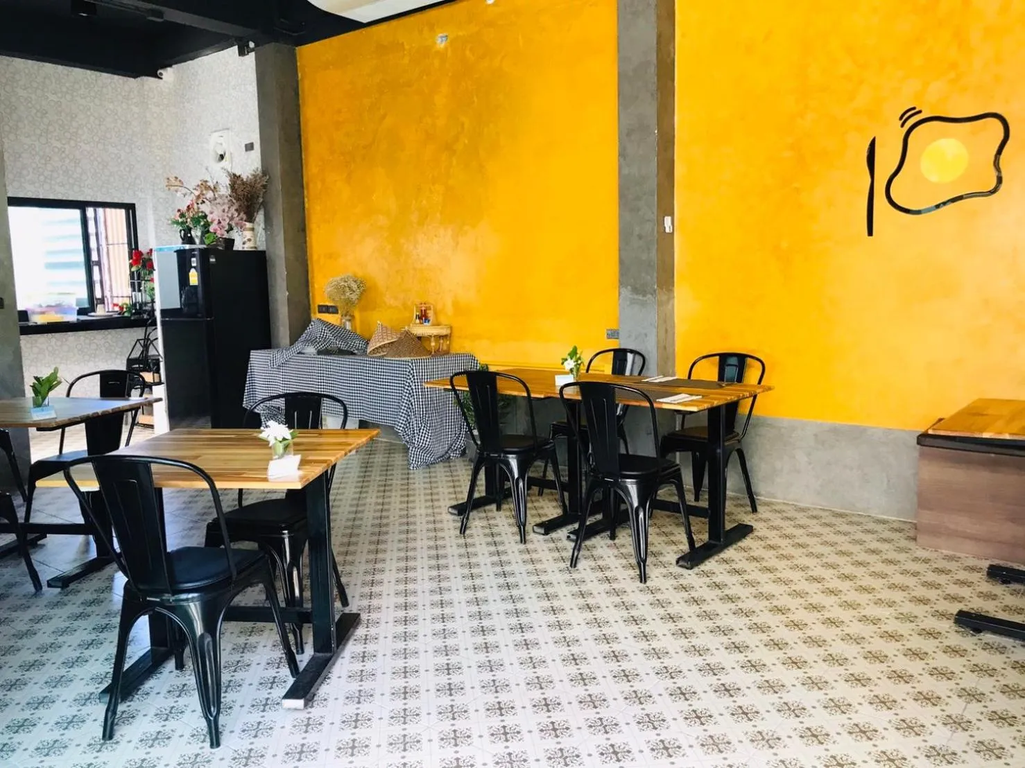 Restaurant/places to eat in Phuket Airport Place