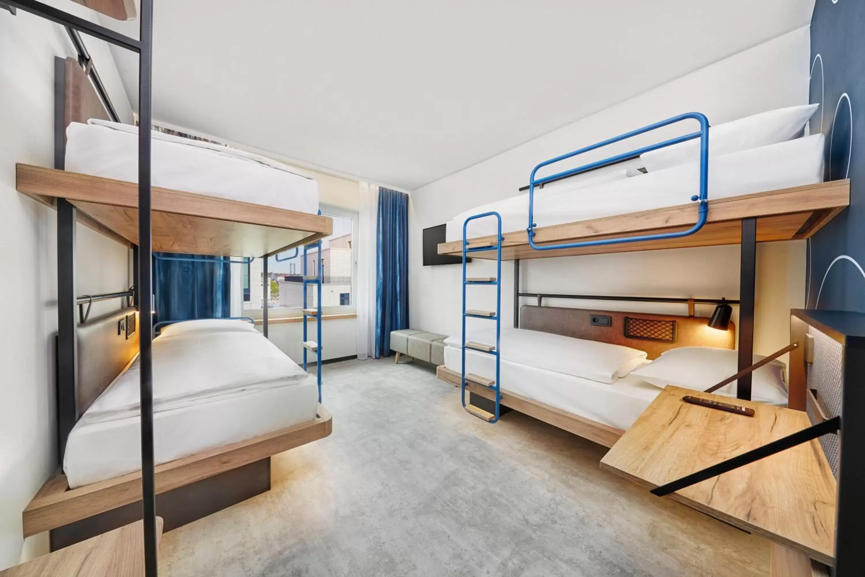 Quadruple Room in H2 Hotel Düsseldorf City Quadruple Room in H2 Hotel Düsseldorf City