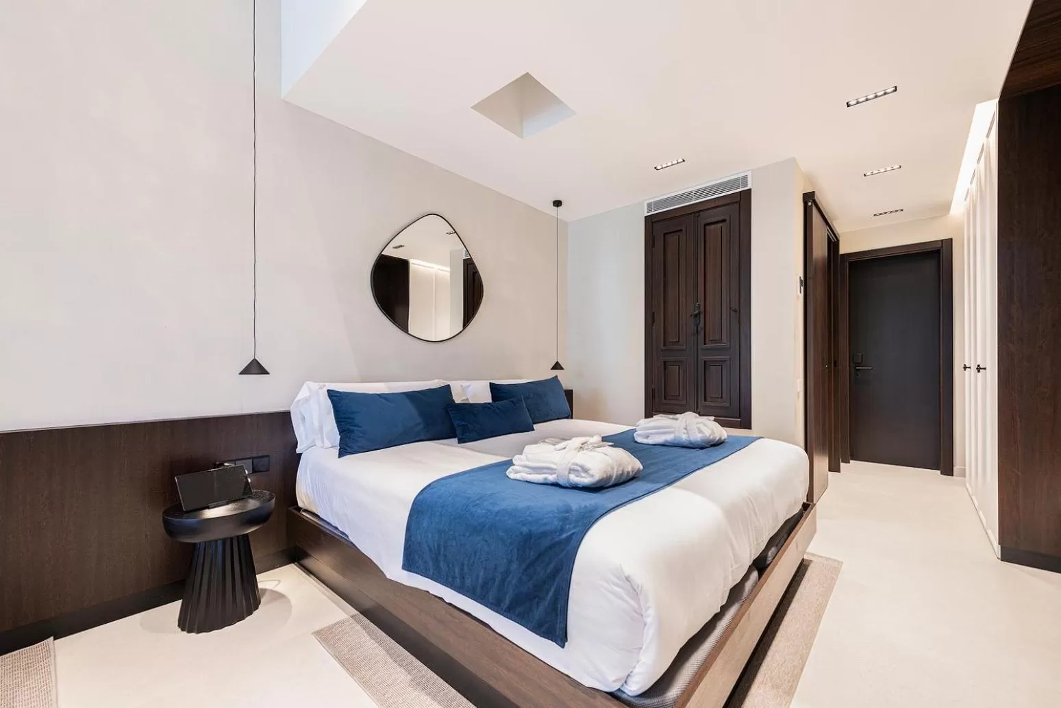 Bed in Fahana - Gay Men Only