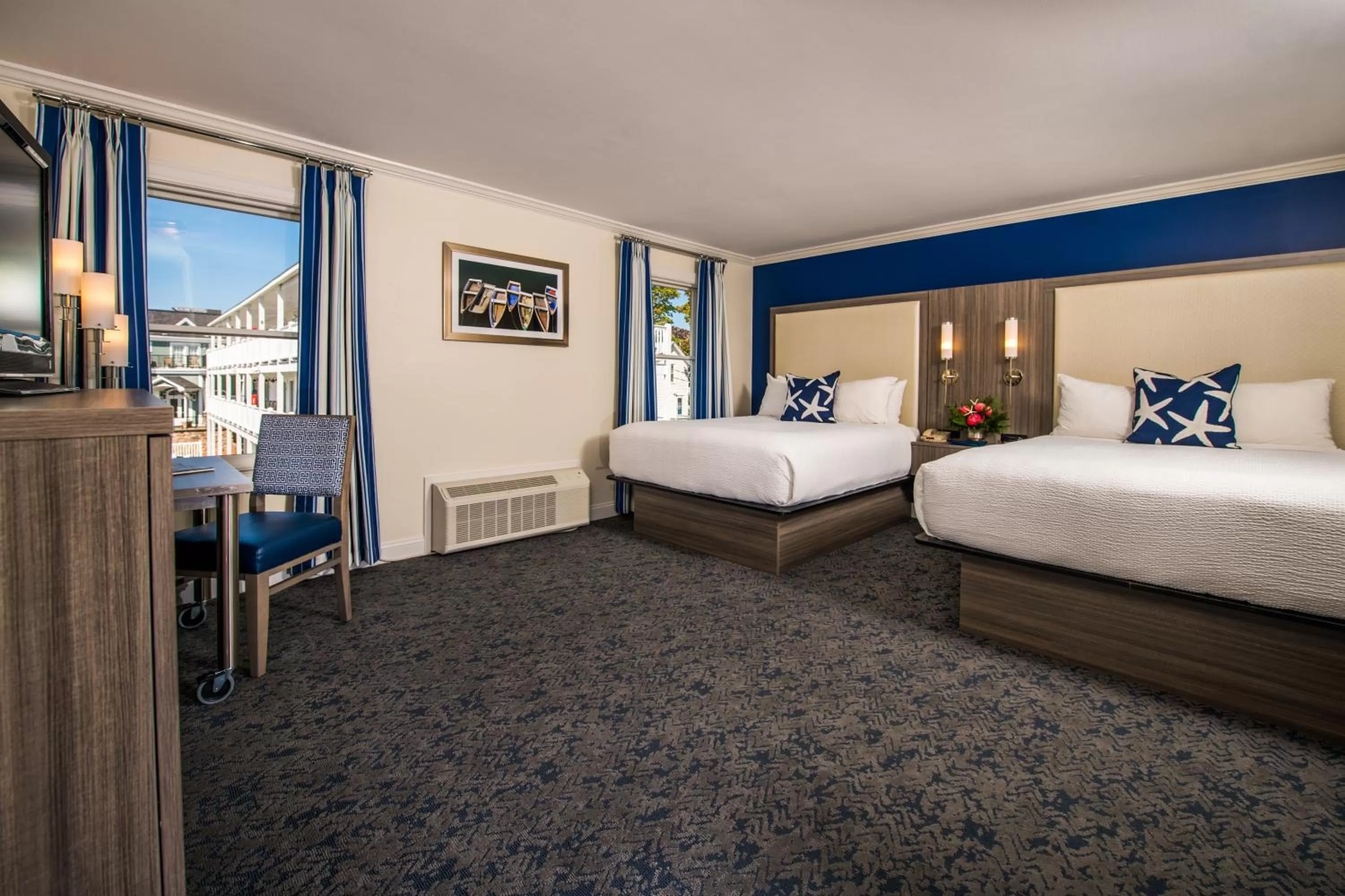 Photo of the whole room, Bed in Union Bluff Hotel & Meeting House