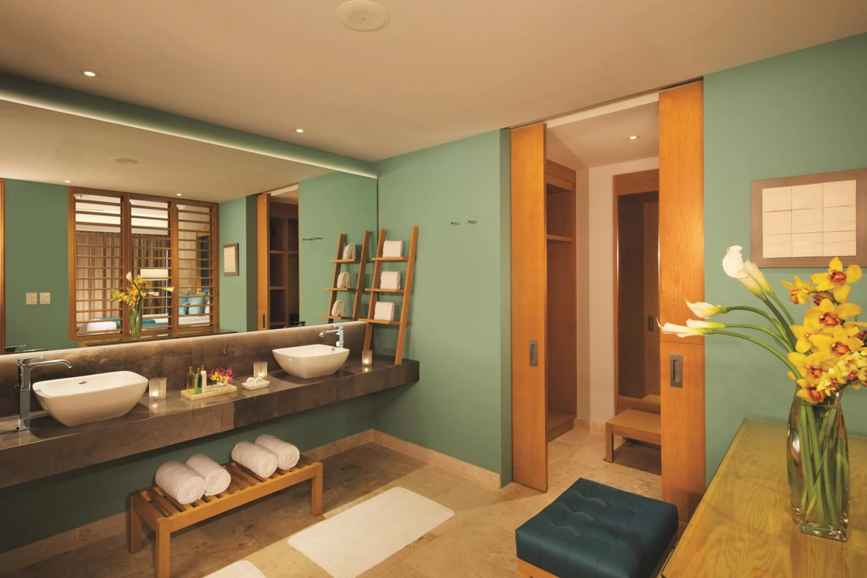 Staff in Dreams Playa Mujeres Golf & Spa Resort - All Inclusive