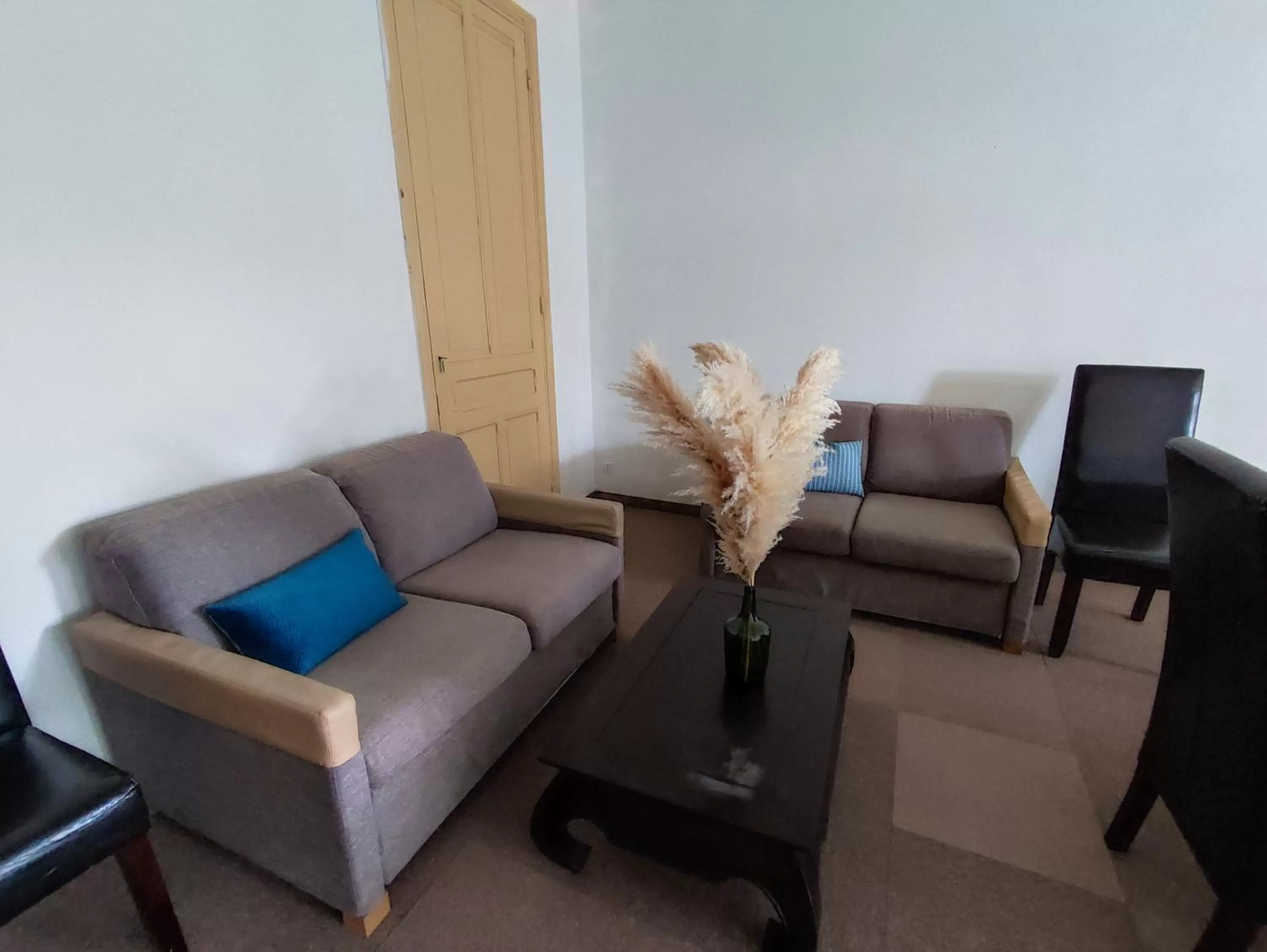 Seating area in Gîte d'étape et de groupe du Clos Saint Roch