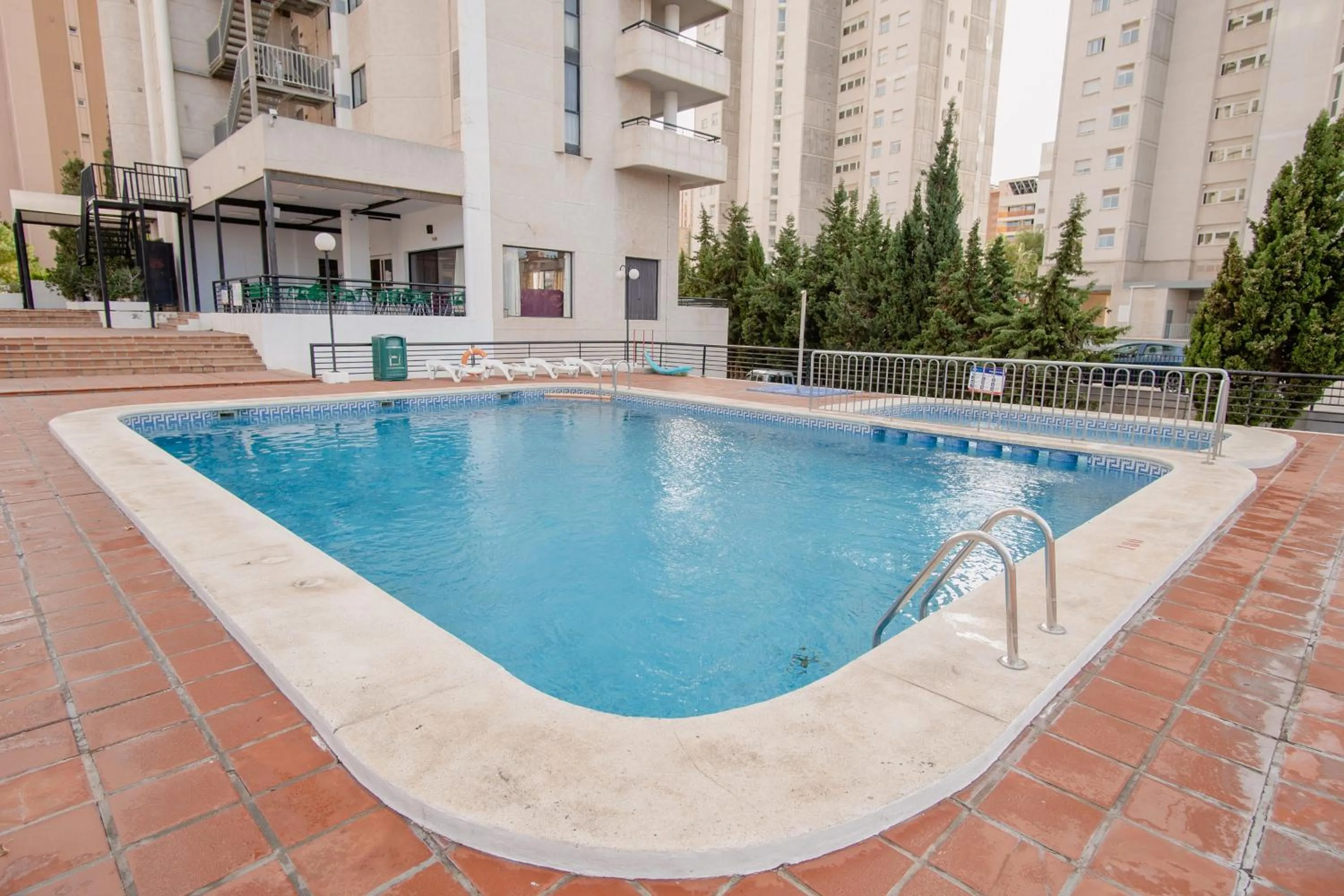 Swimming pool in Luxmar Apartaments