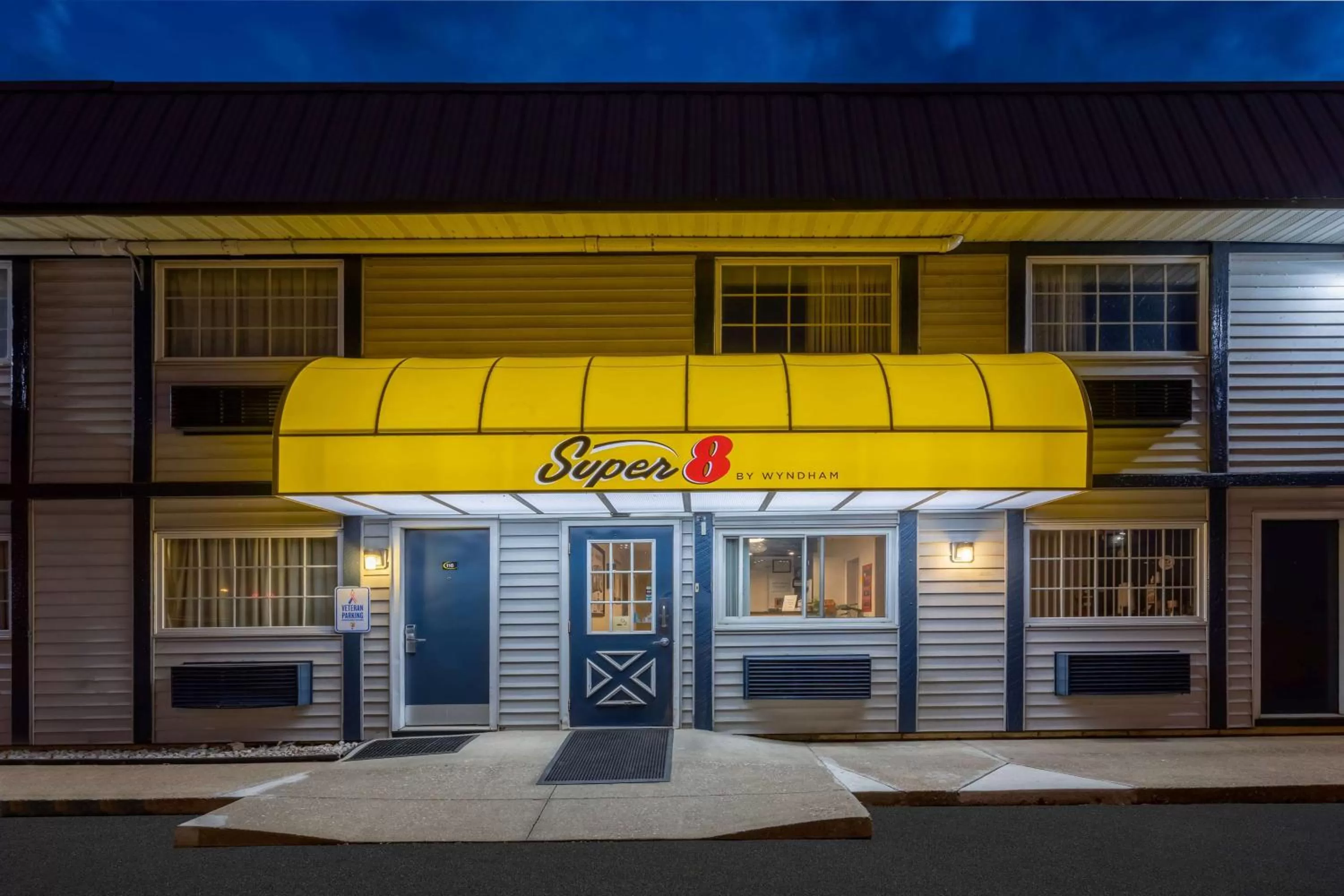 Property building in Super 8 by Wyndham Wooster