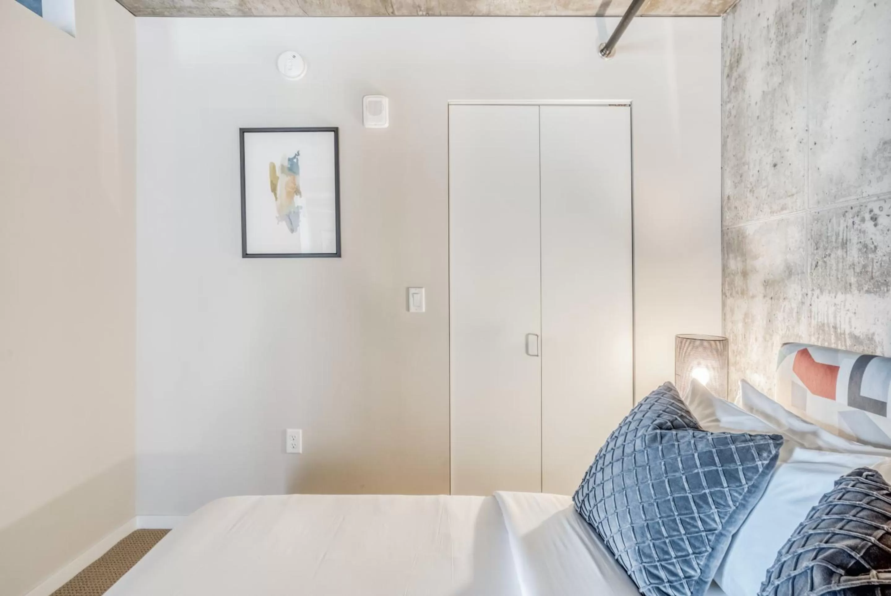 Bed in Mint House Minneapolis - Downtown West