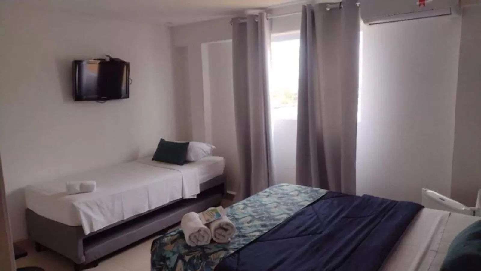 Photo of the whole room, Bed in Costa Maris Beach Hotel Frente Mar