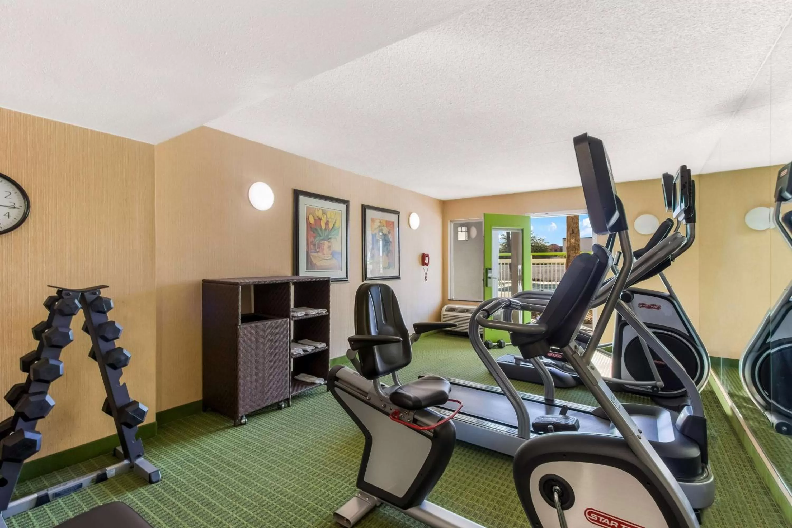 Fitness centre/facilities in SureStay Plus Hotel by Best Western Scottsdale North