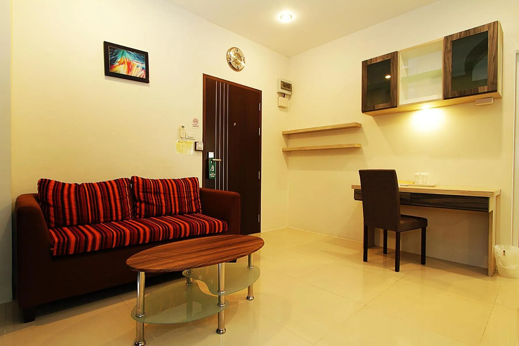 The Contrast i Hotel