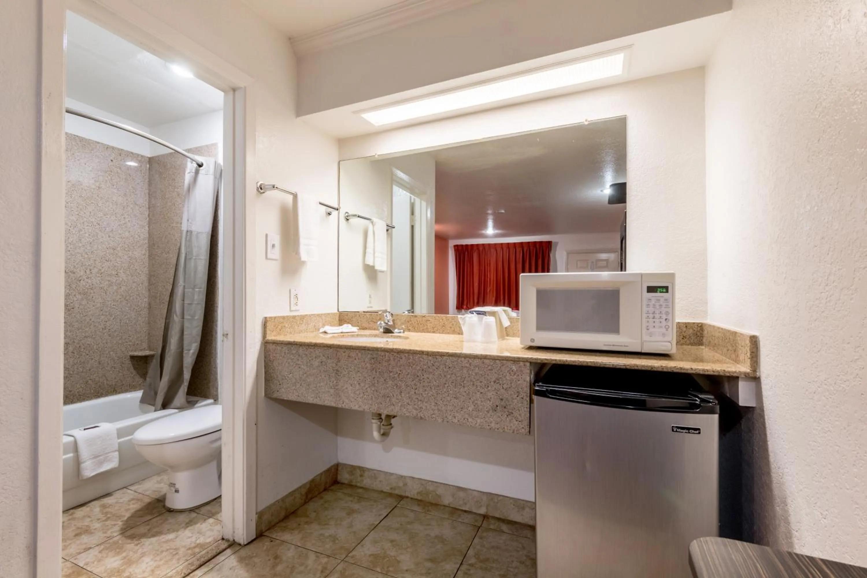 Bathroom in Motel 6 San Antonio, TX - Frost Bank Center