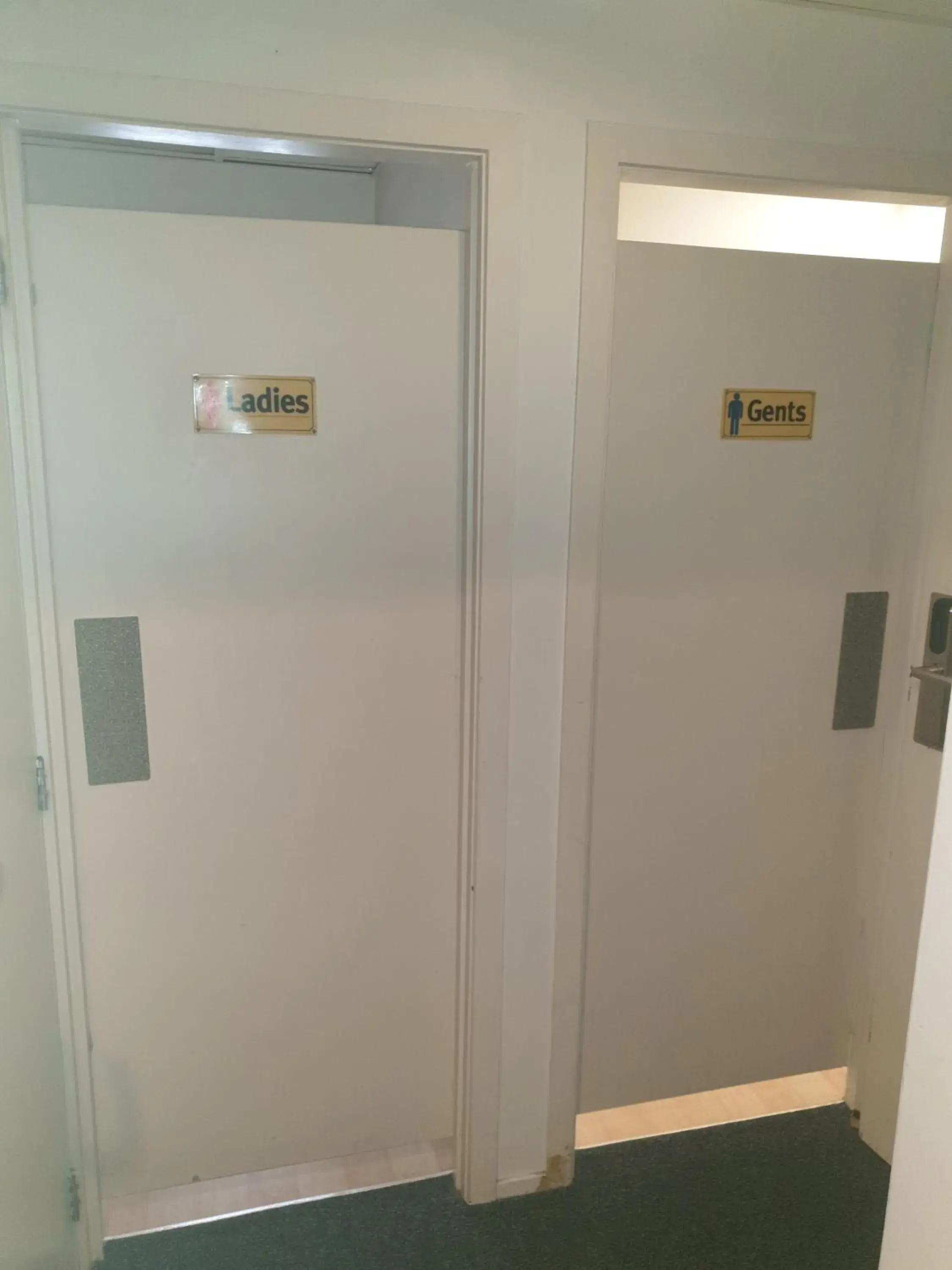 Triple Room in Backpackers Central Hamilton Triple Room in Backpackers Central Hamilton