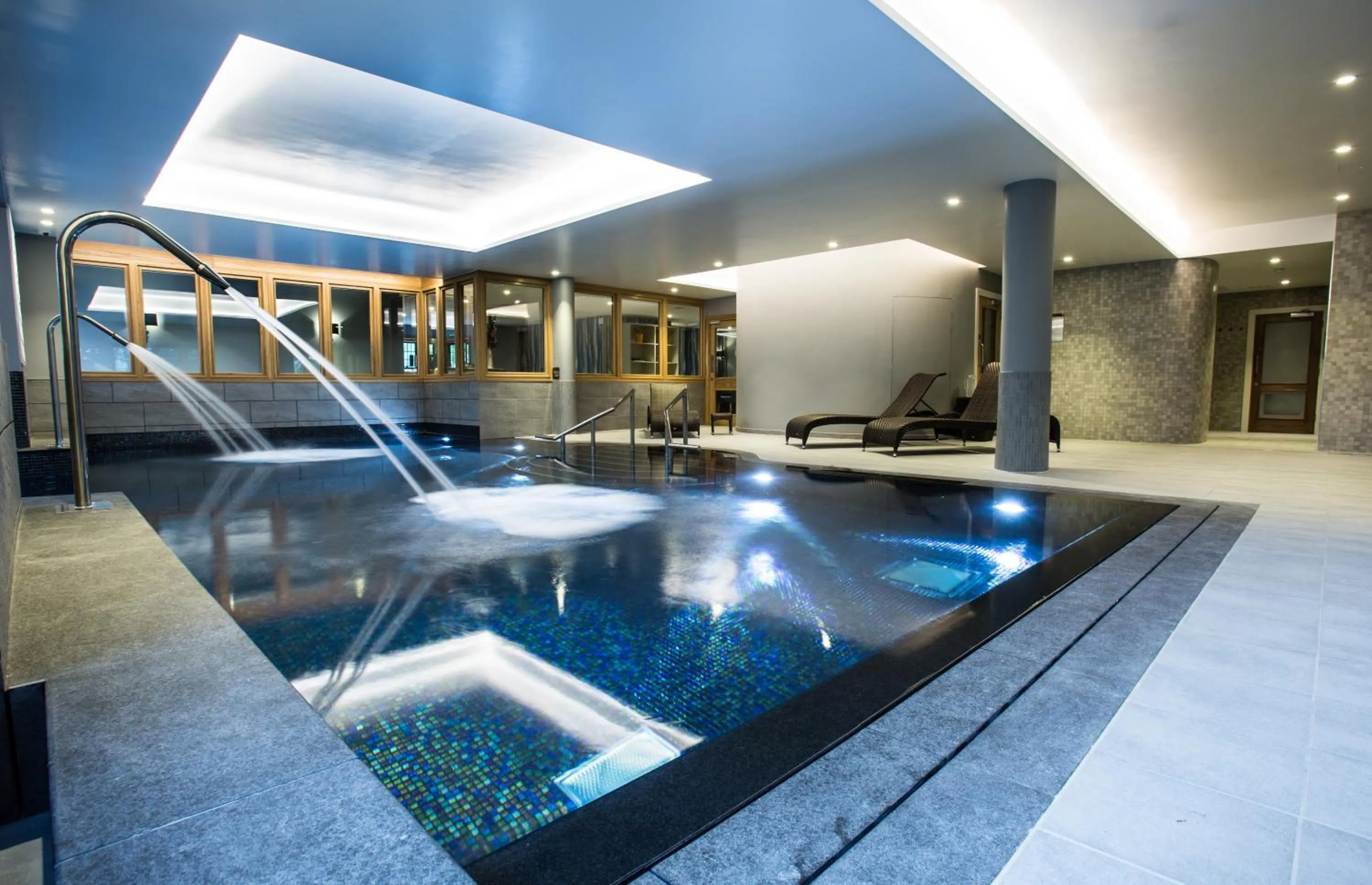 Swimming pool in Mallory Court Country House Hotel & Spa
