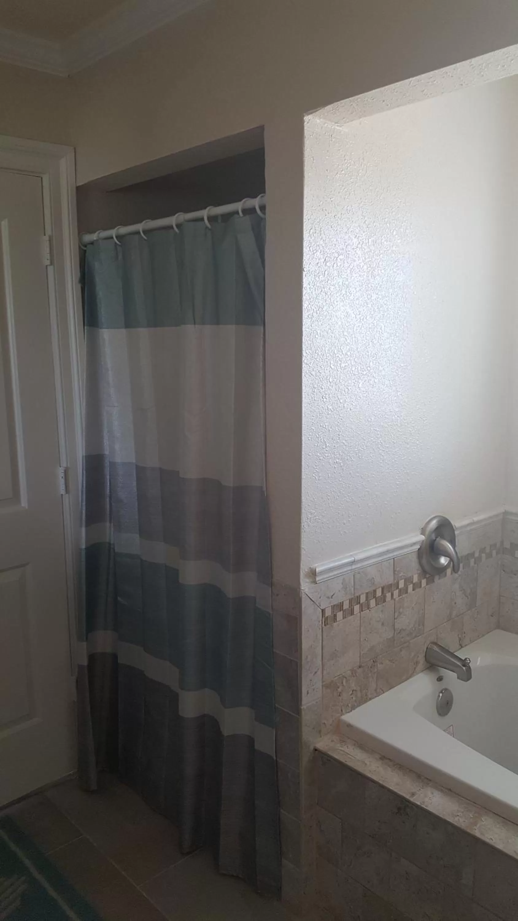 Bathroom in Pierhouse Bed & Breakfast