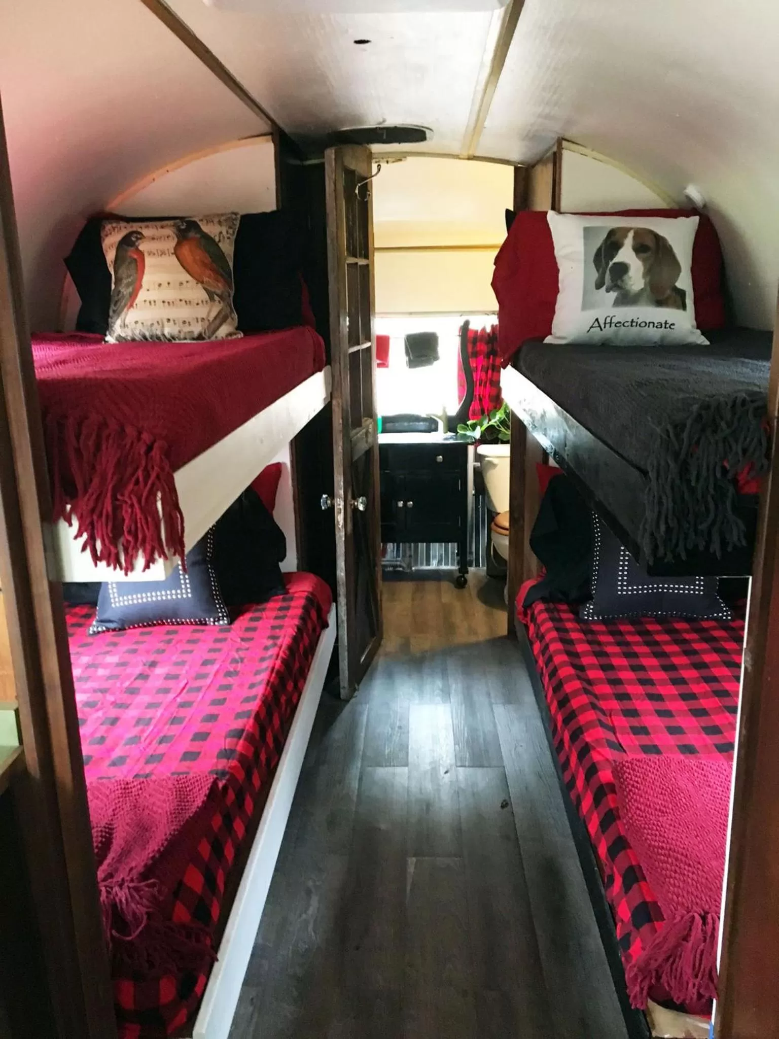 bunk bed, Bed in Country Woods Inn