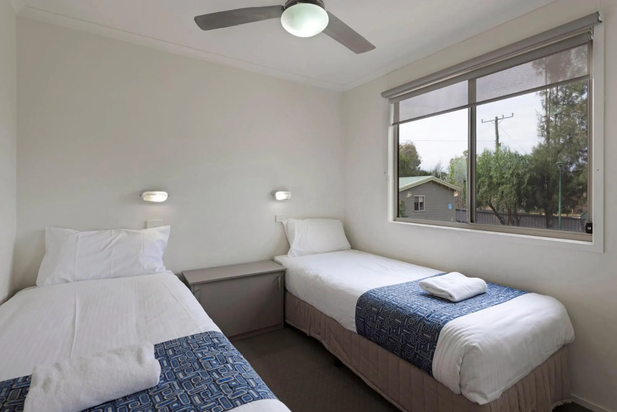 Bedroom, Bed in Discovery Parks - Dubbo