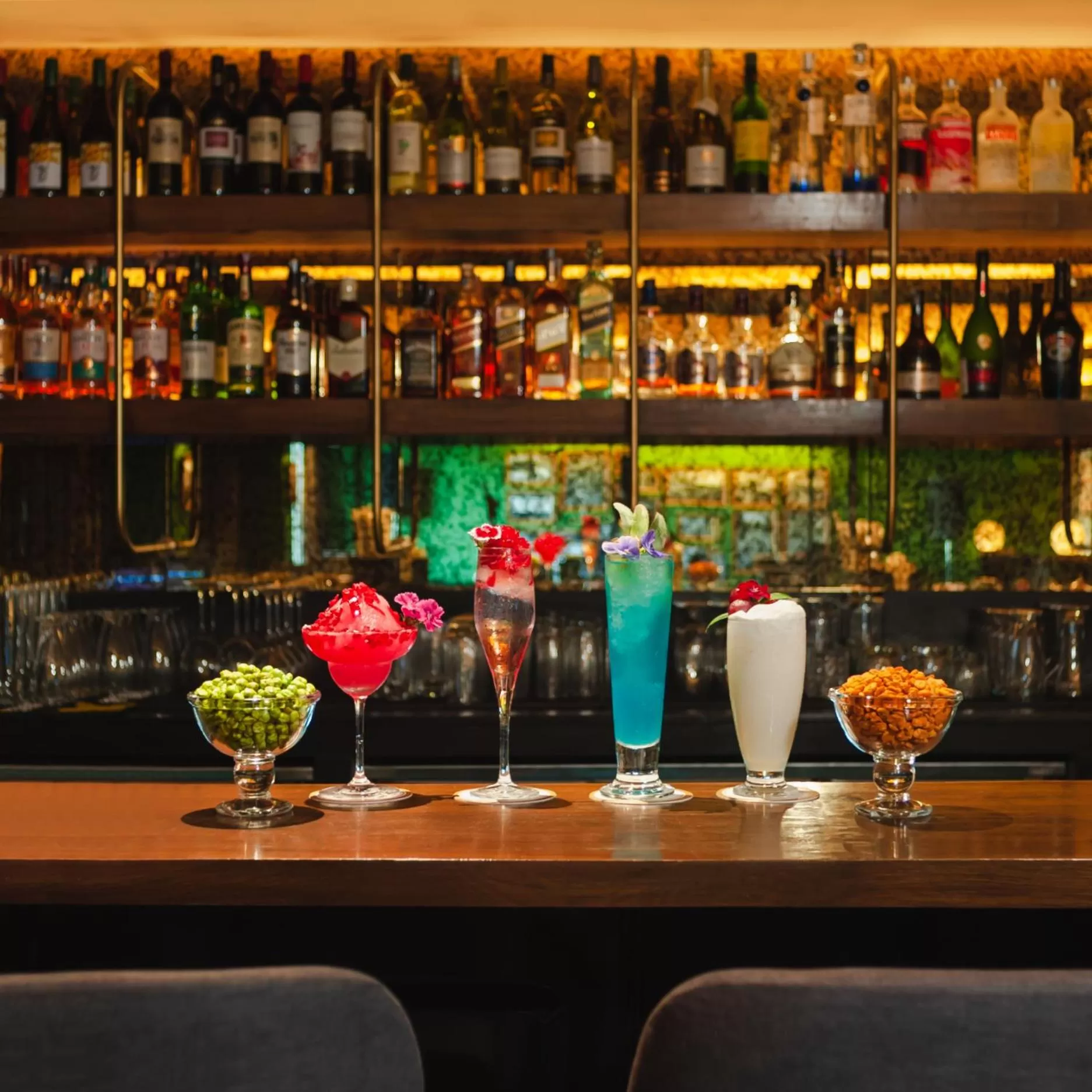 Lounge or bar in Taj Theog Resort & Spa Shimla