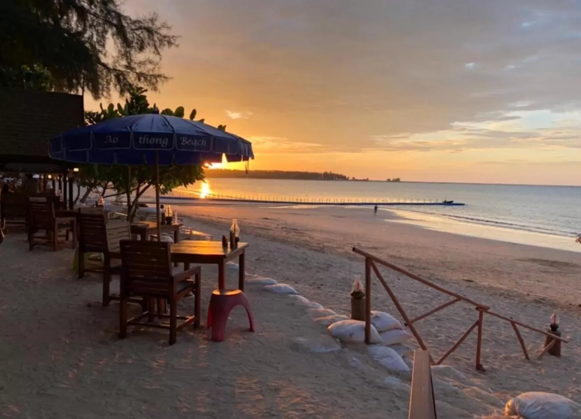 Beach in Ao Thong beach Bungalows