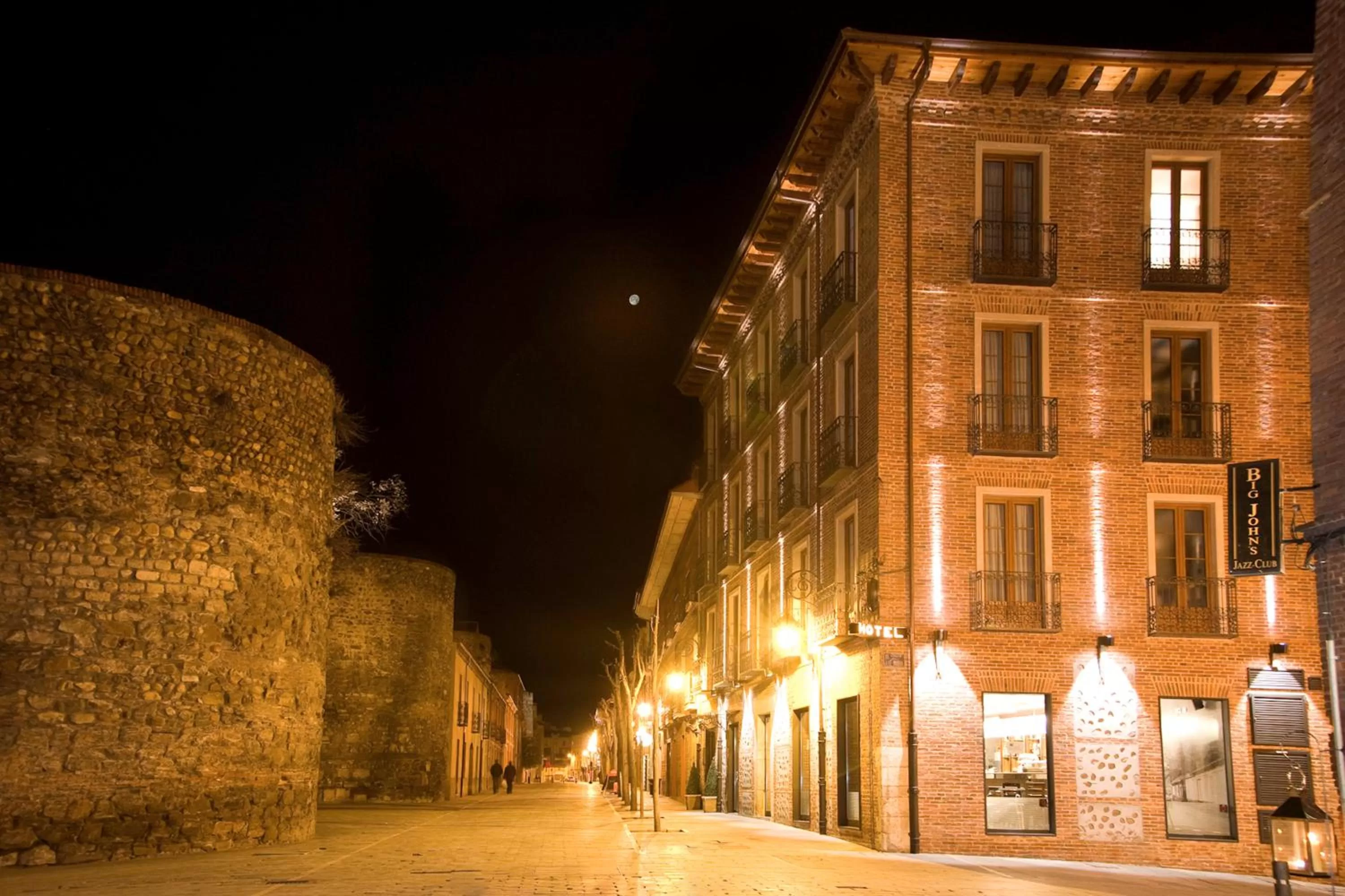 Facade/entrance in Hotel Spa QH Centro León