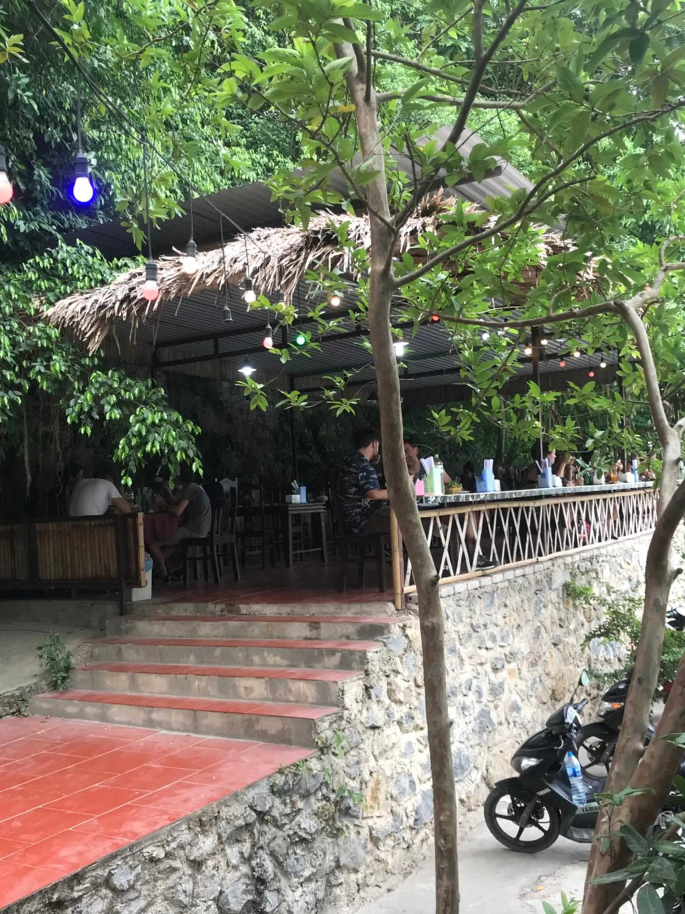 Restaurant/places to eat in Trang An Lotus Lake Homestay