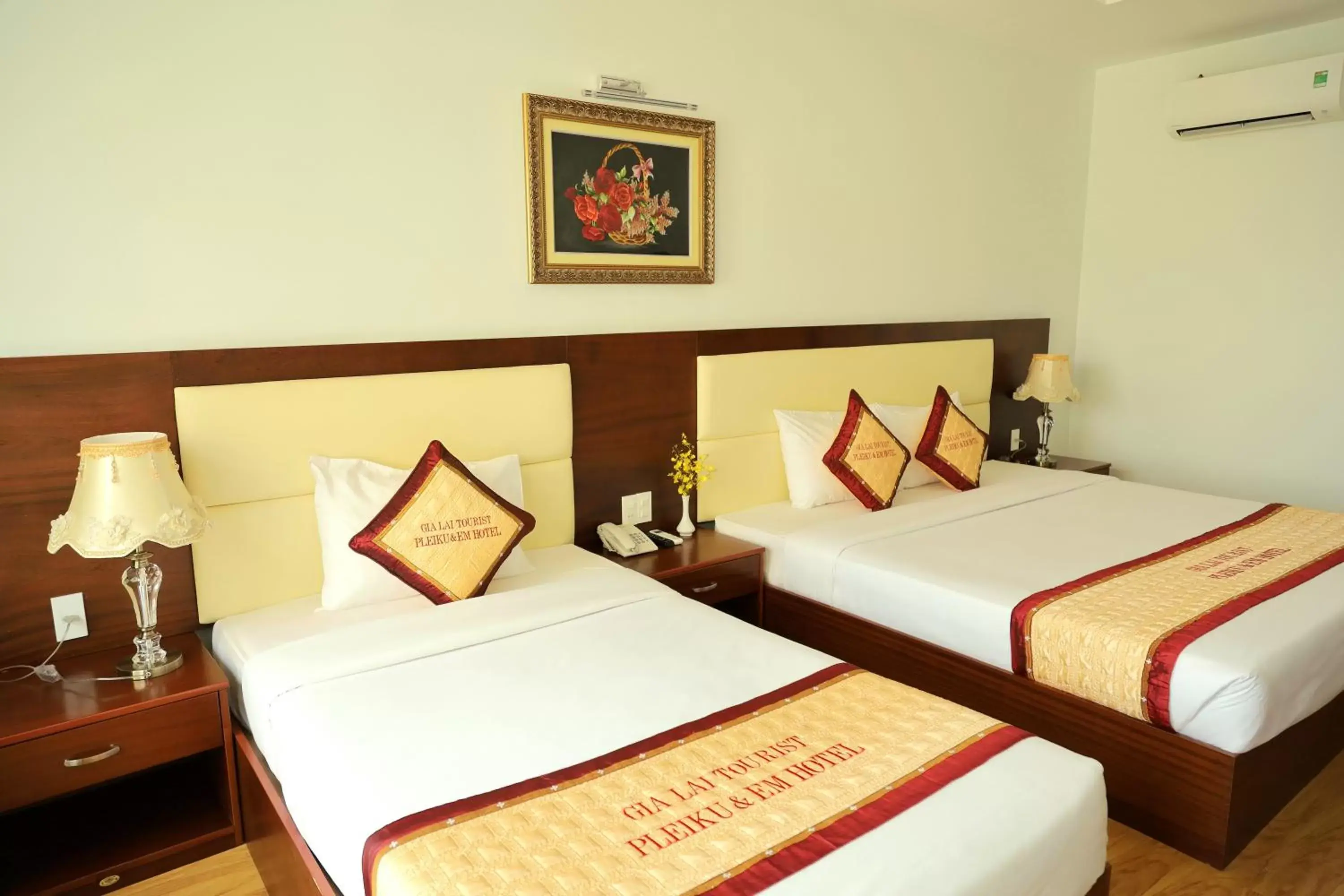 Deluxe Family Room in Pleiku & Em Hotel by Gia Lai Tourist Deluxe Family Room in Pleiku & Em Hotel by Gia Lai Tourist