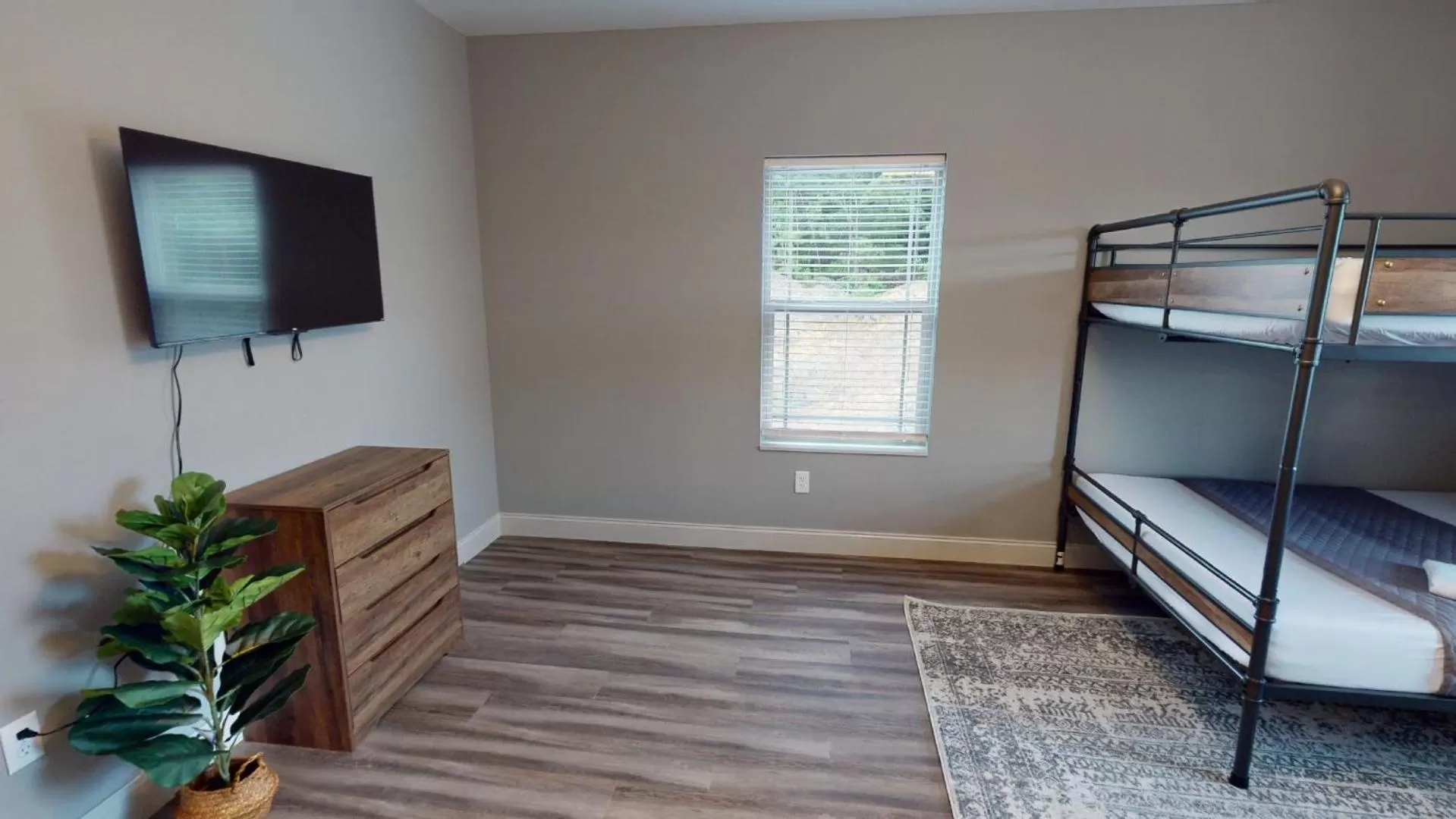 TV and multimedia, Bed in Viewpoint Condominiums