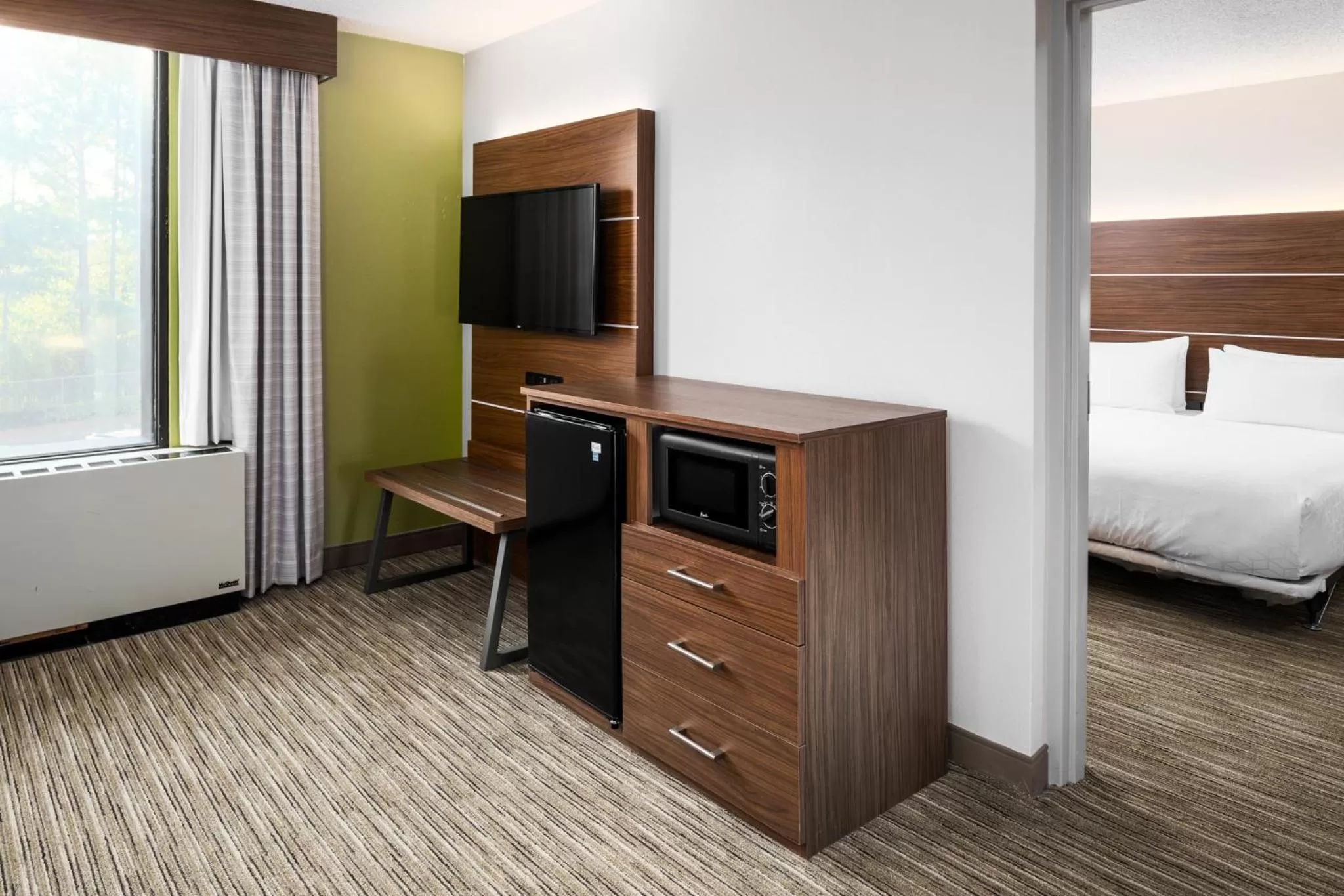 Photo of the whole room, Bed in Holiday Inn Express Atlanta Airport-College Park by IHG