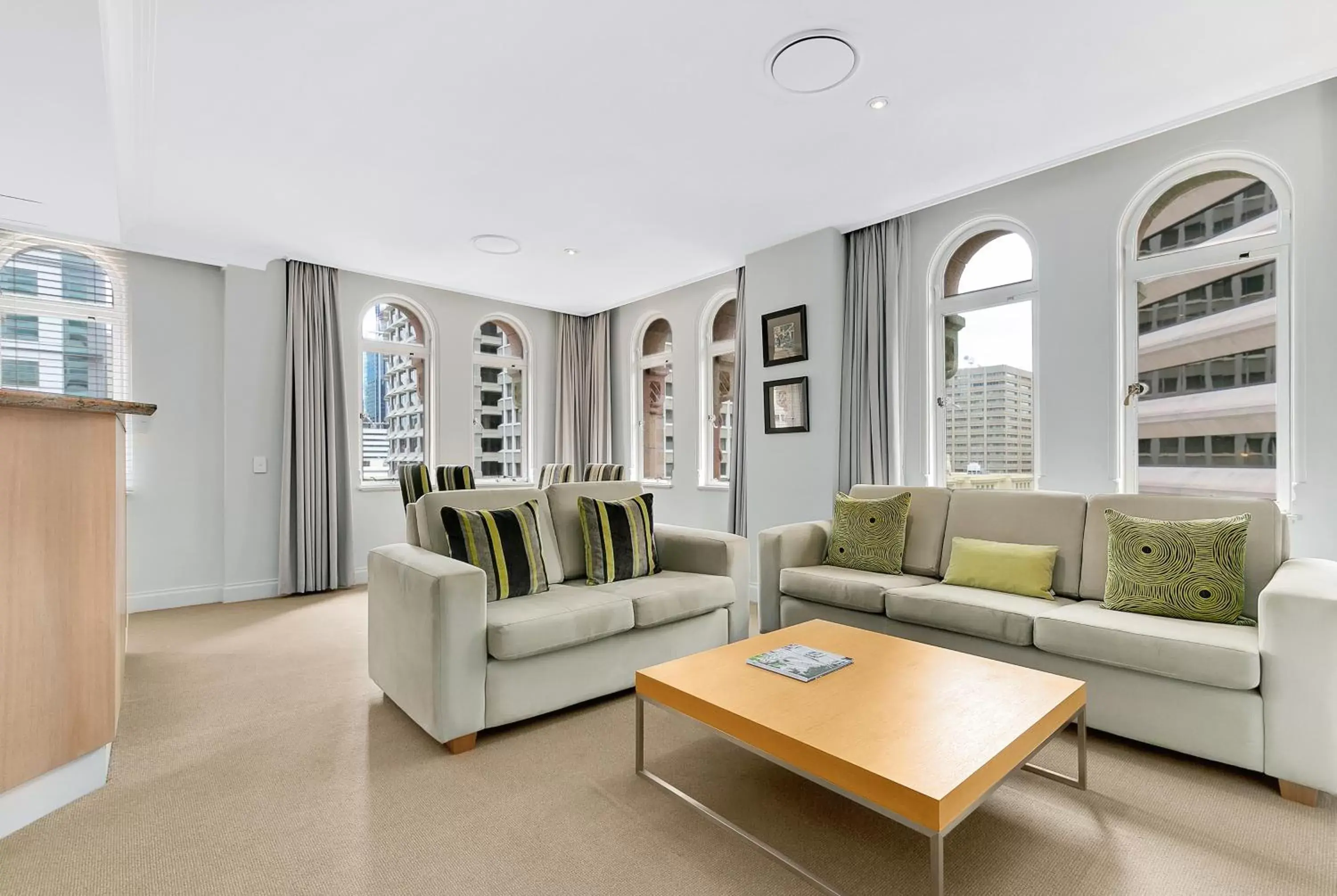 Two-Bedroom Apartment with 2 Queen Beds in Manor Apartment Hotel Two-Bedroom Apartment with 2 Queen Beds in Manor Apartment Hotel