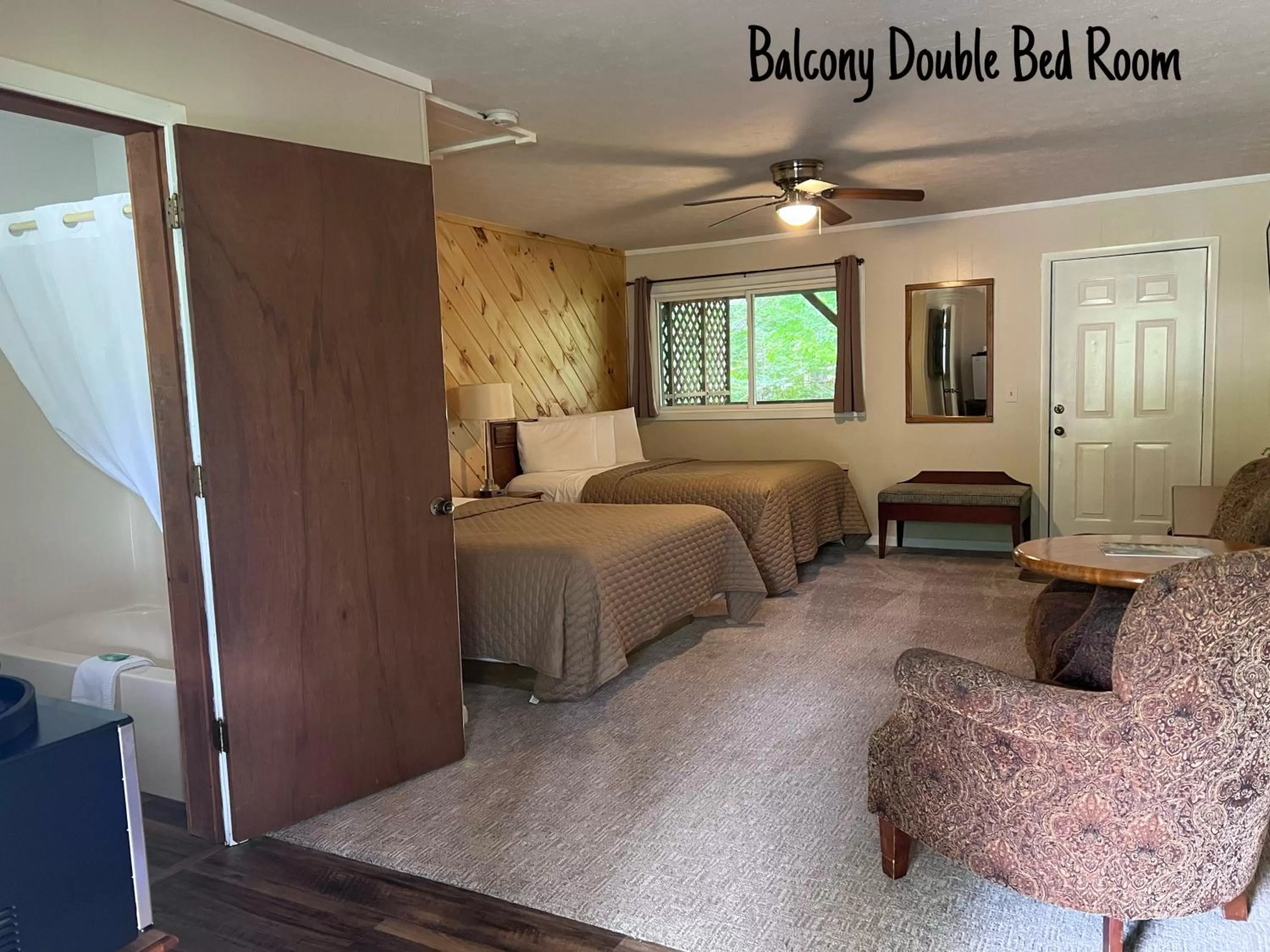 View (from property/room), Bed in Stony Creek Motel