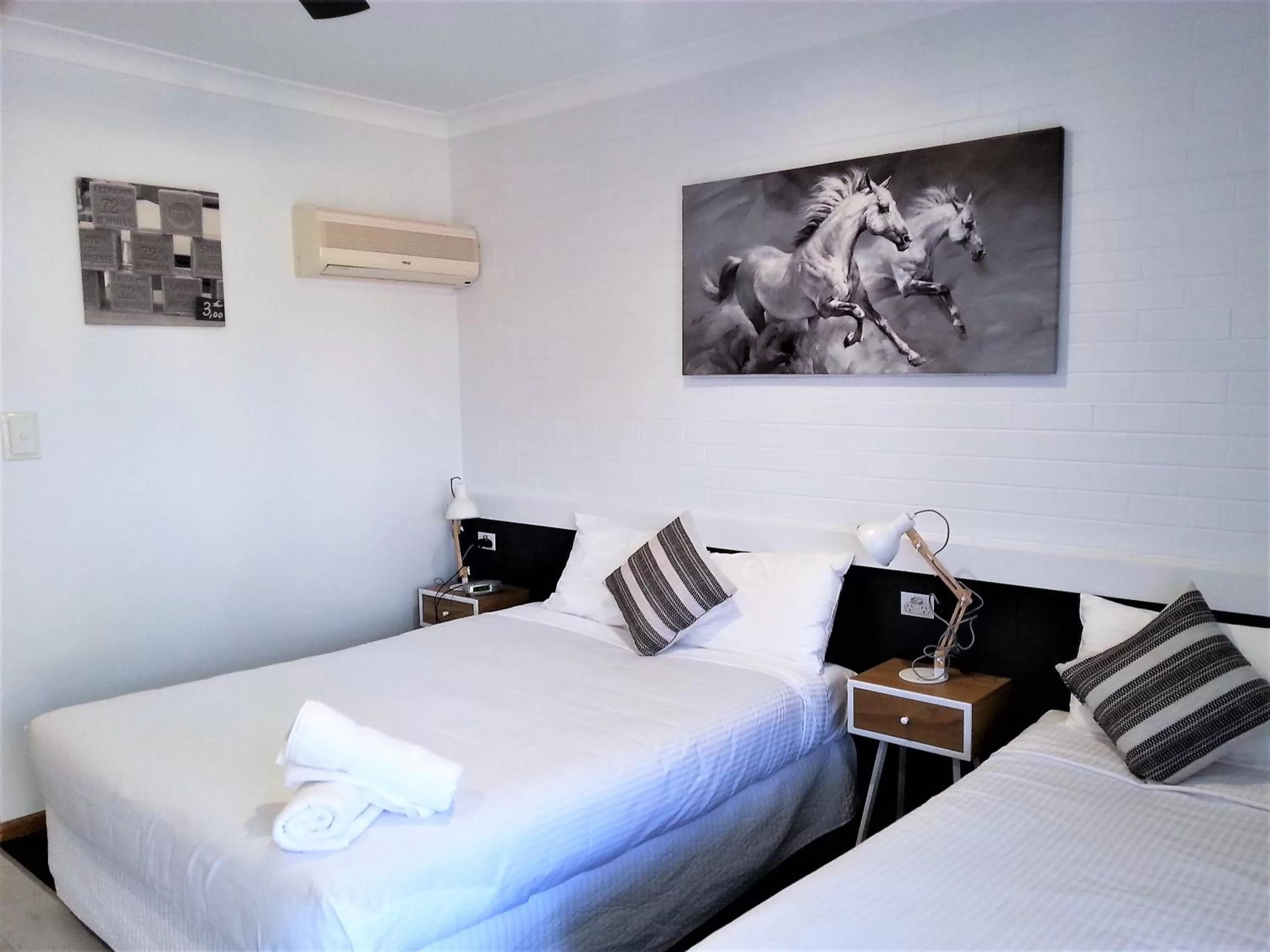 Bed in Kurri Motor Inn