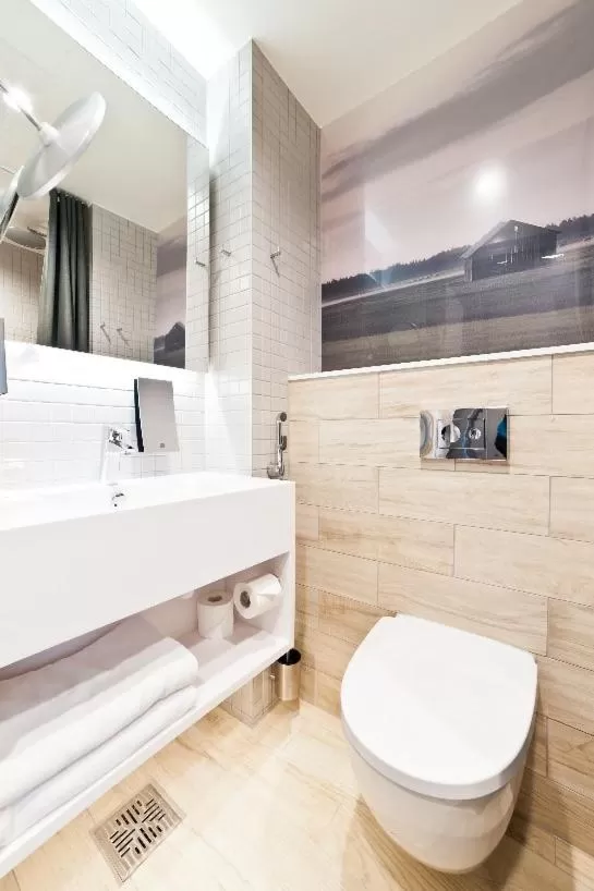 Toilet in Original Sokos Hotel Lakeus Seinäjoki