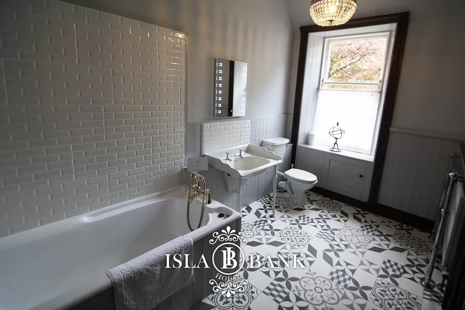 Property building, Bathroom in Isla Bank House