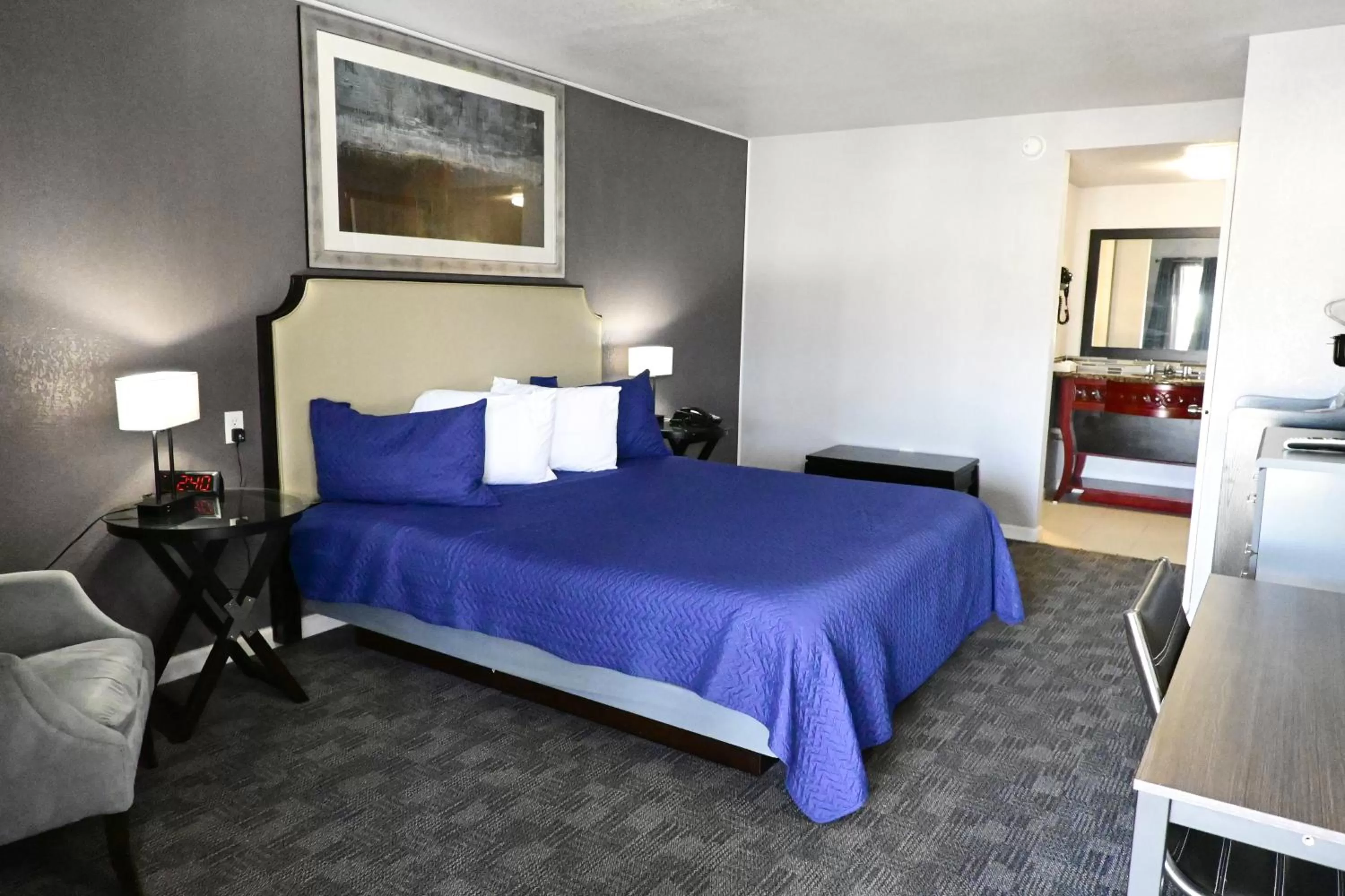 Bedroom, Bed in R Nite Star Inn and Suites -Home of the Cowboys & Rangers