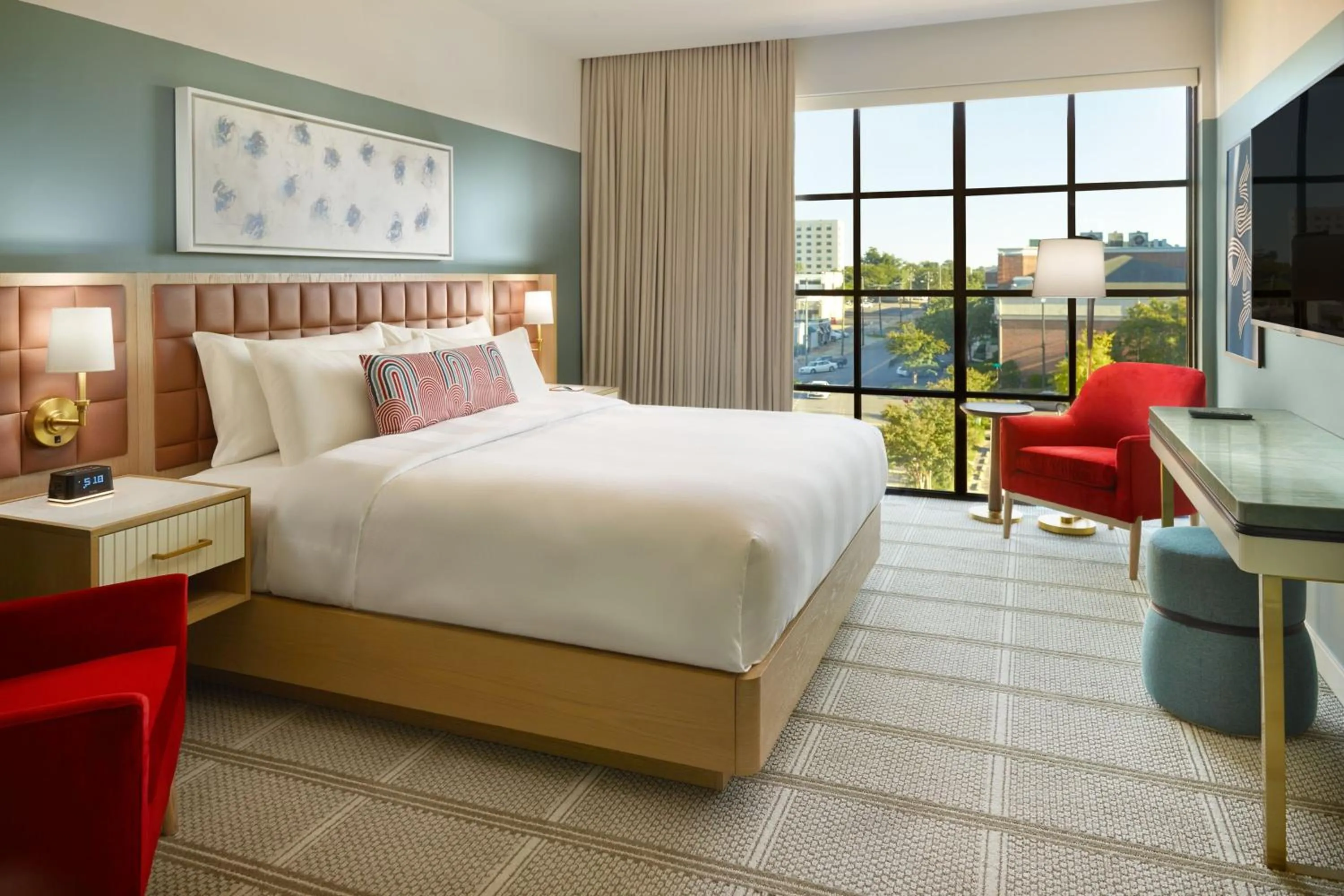 Photo of the whole room, Bed in The Alamite, Tuscaloosa, a Tribute Portfolio Hotel