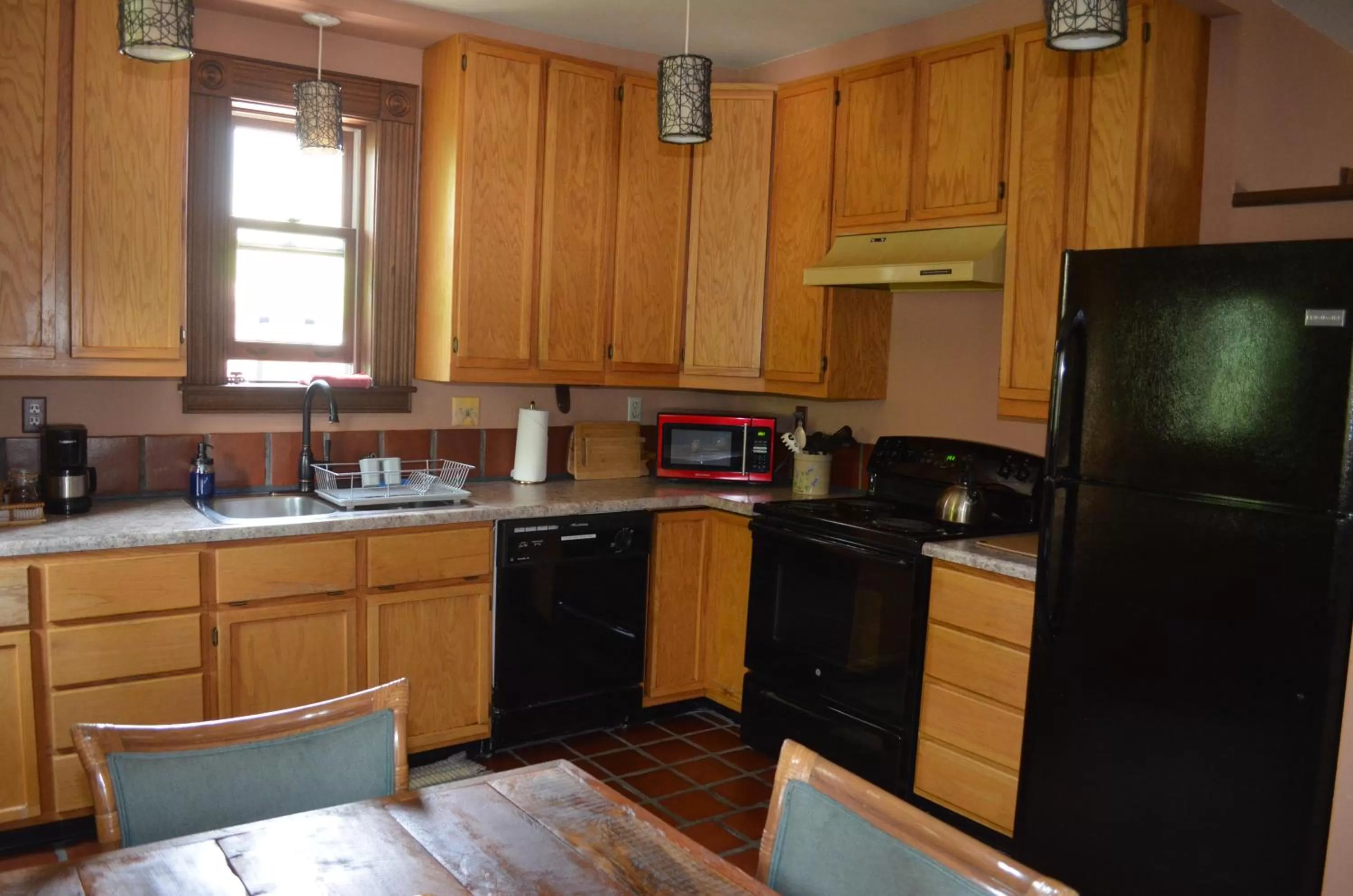 Kitchen or kitchenette in The Ouray Main Street Inn