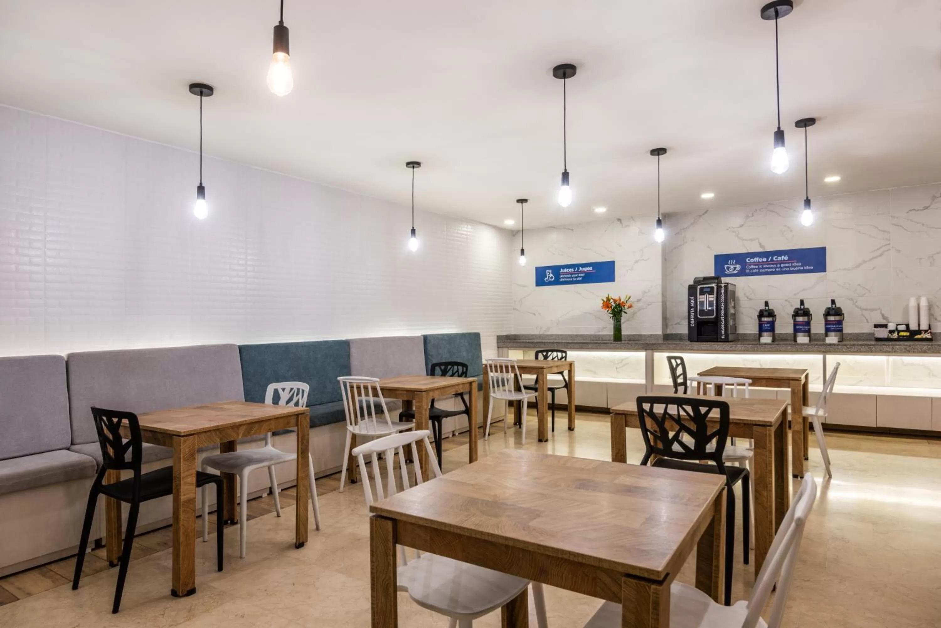 Restaurant/places to eat in Holiday Inn Express - Cartagena Bocagrande by IHG