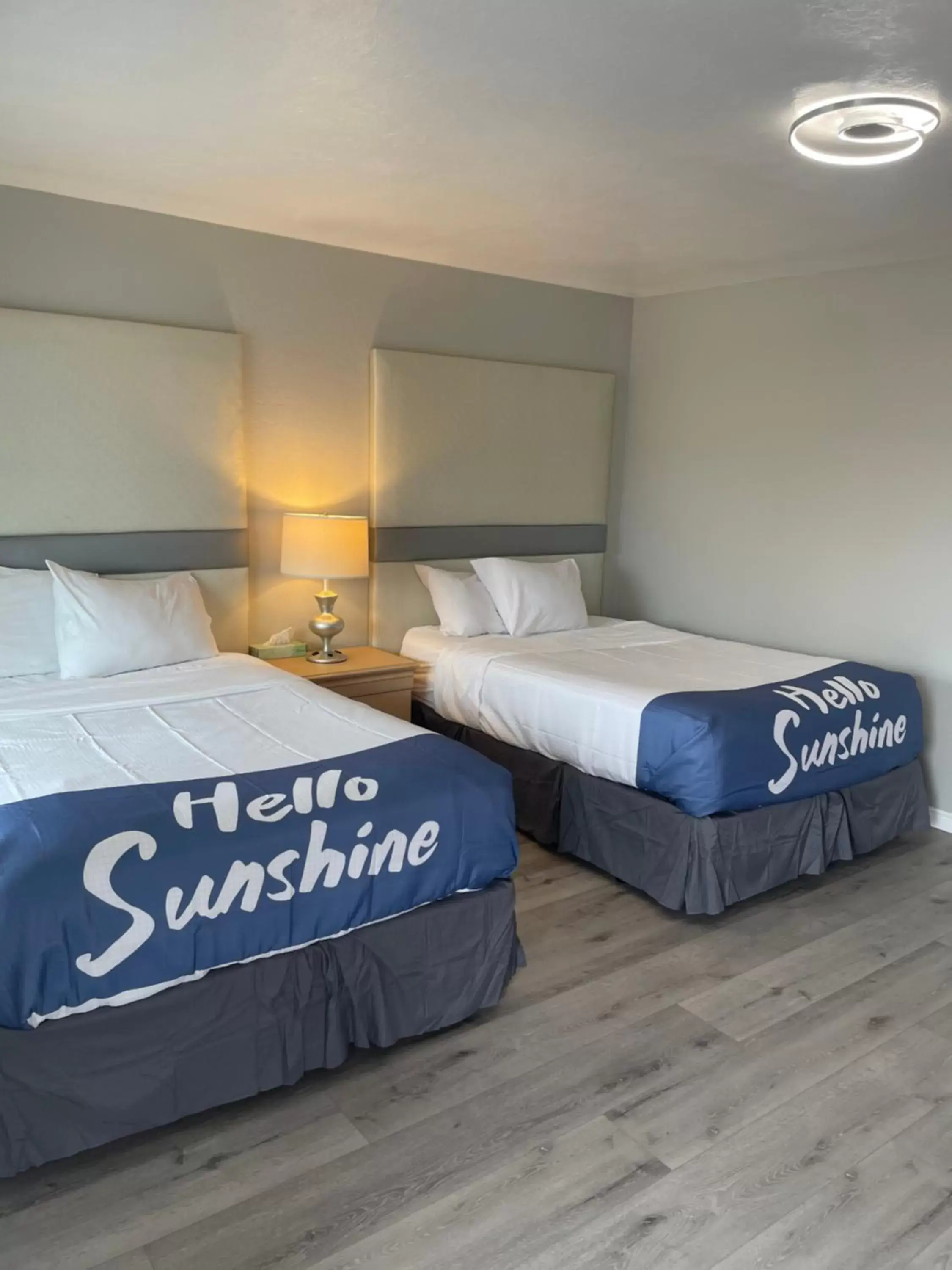 Deluxe Room in Sunglow Motel Deluxe Room in Sunglow Motel