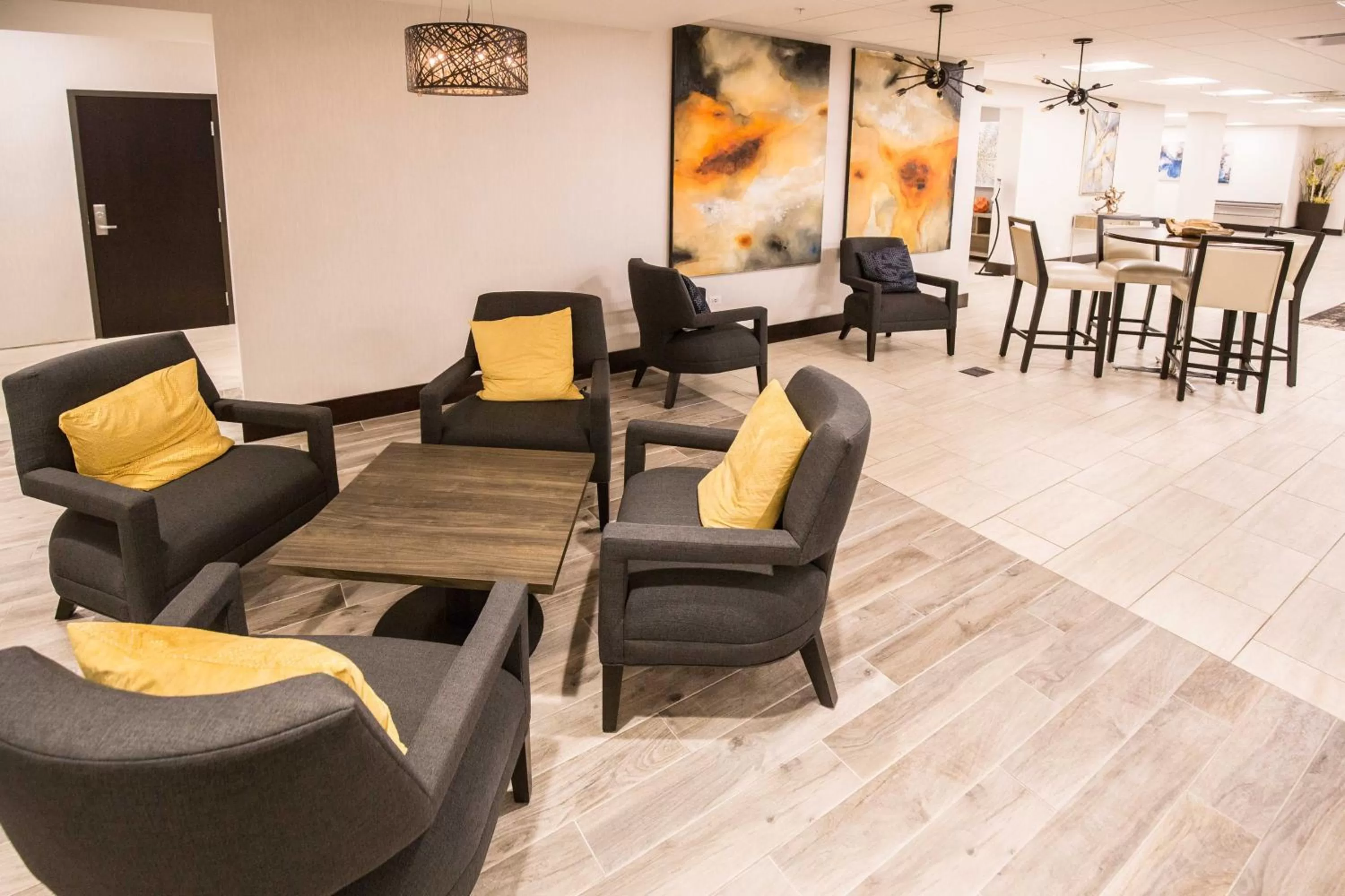 Restaurant/places to eat in Wyndham Chicago O'Hare