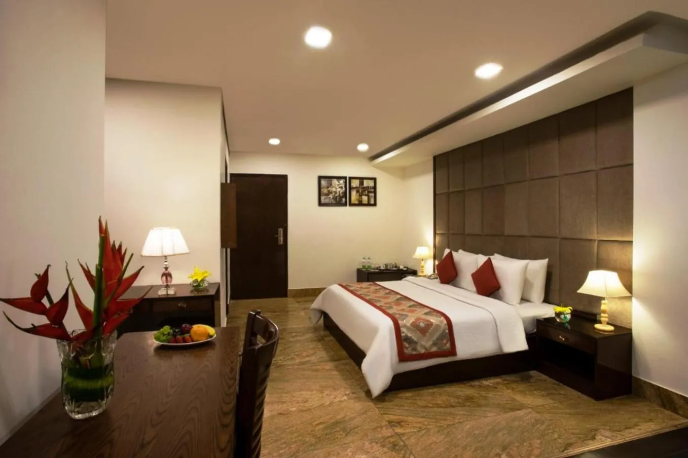 Photo of the whole room, Bed in Taurus Sarovar Portico